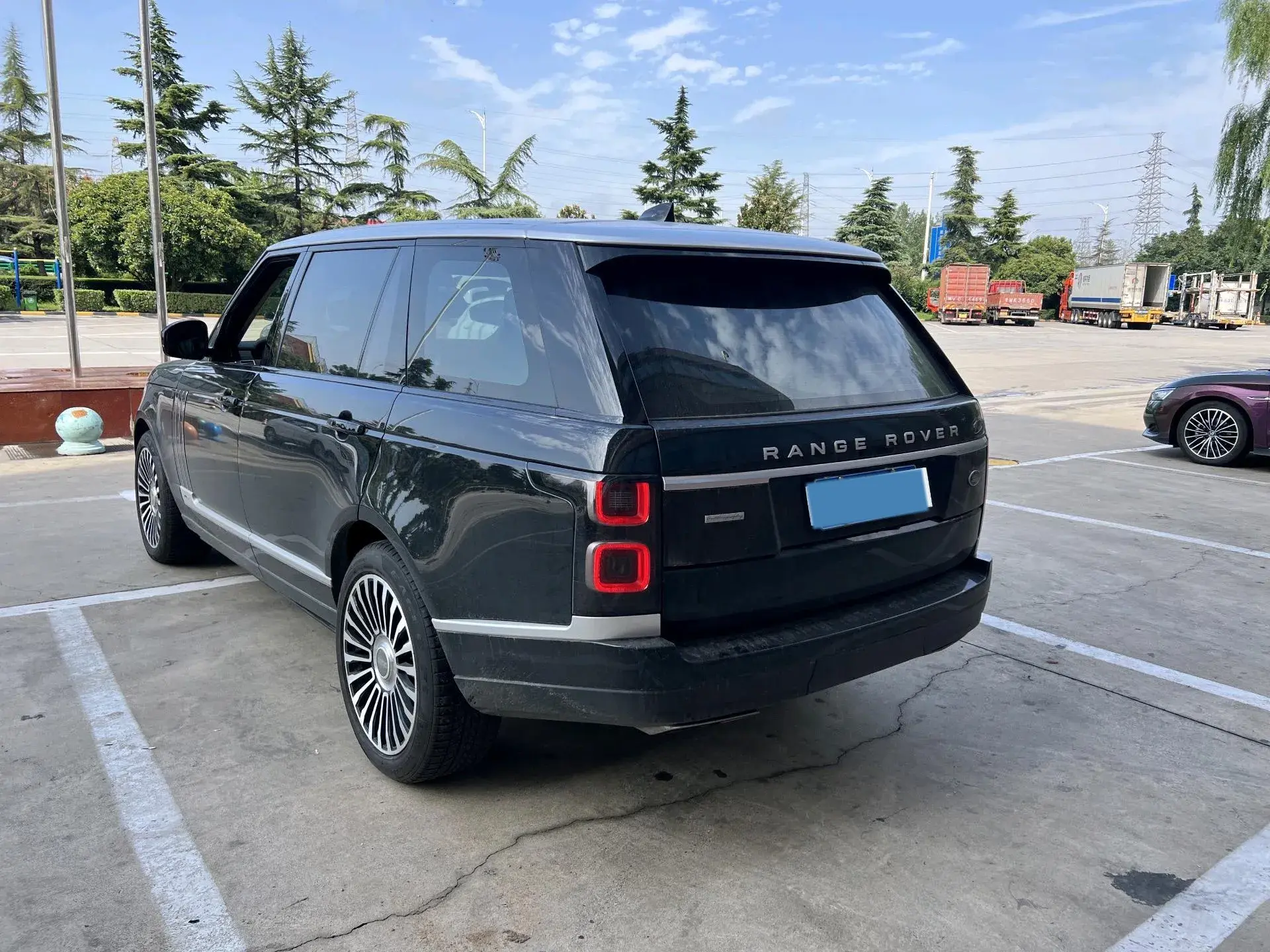 2018 LAND ROVER thumbnail 4