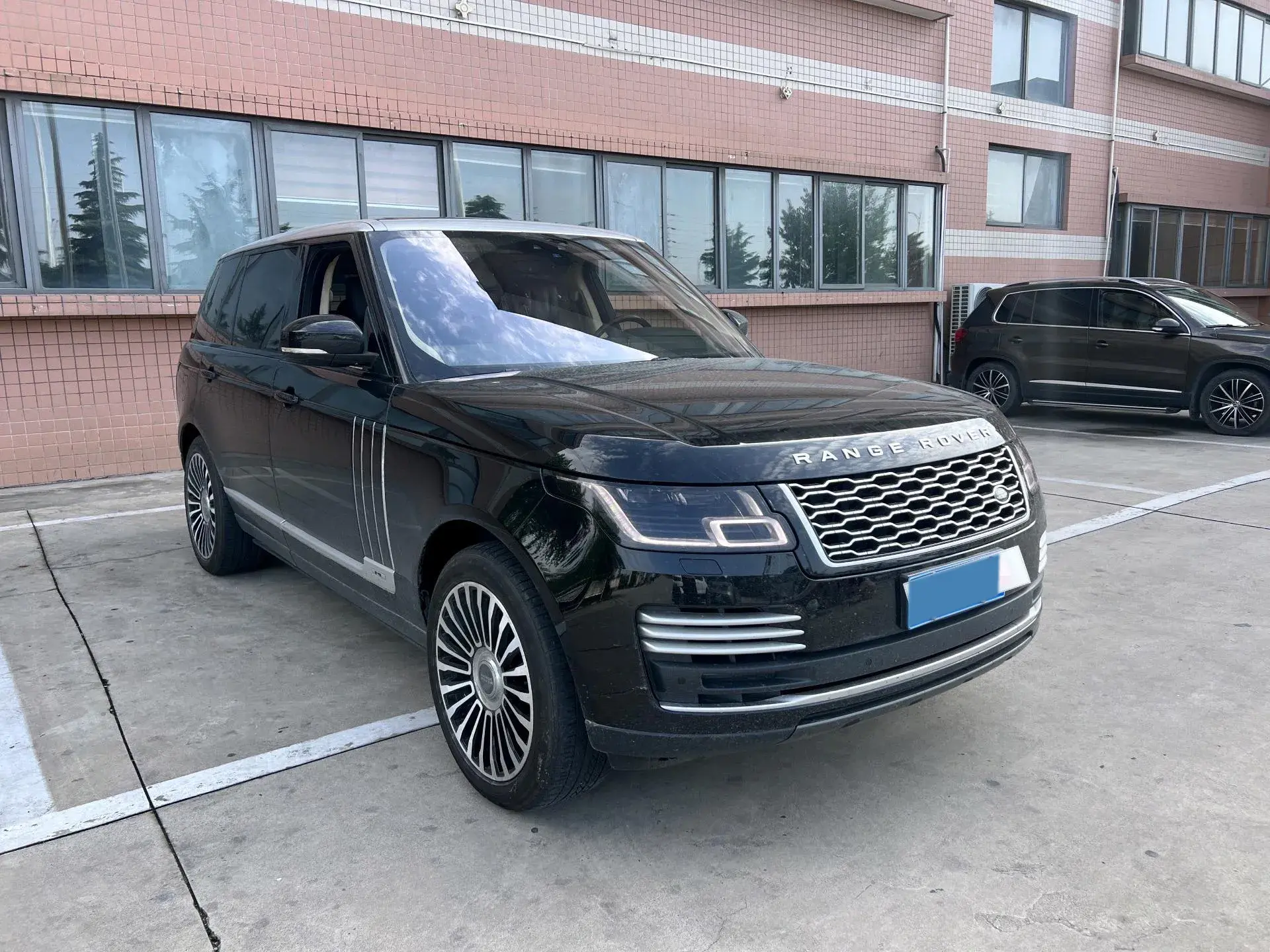 2018 LAND ROVER thumbnail 2