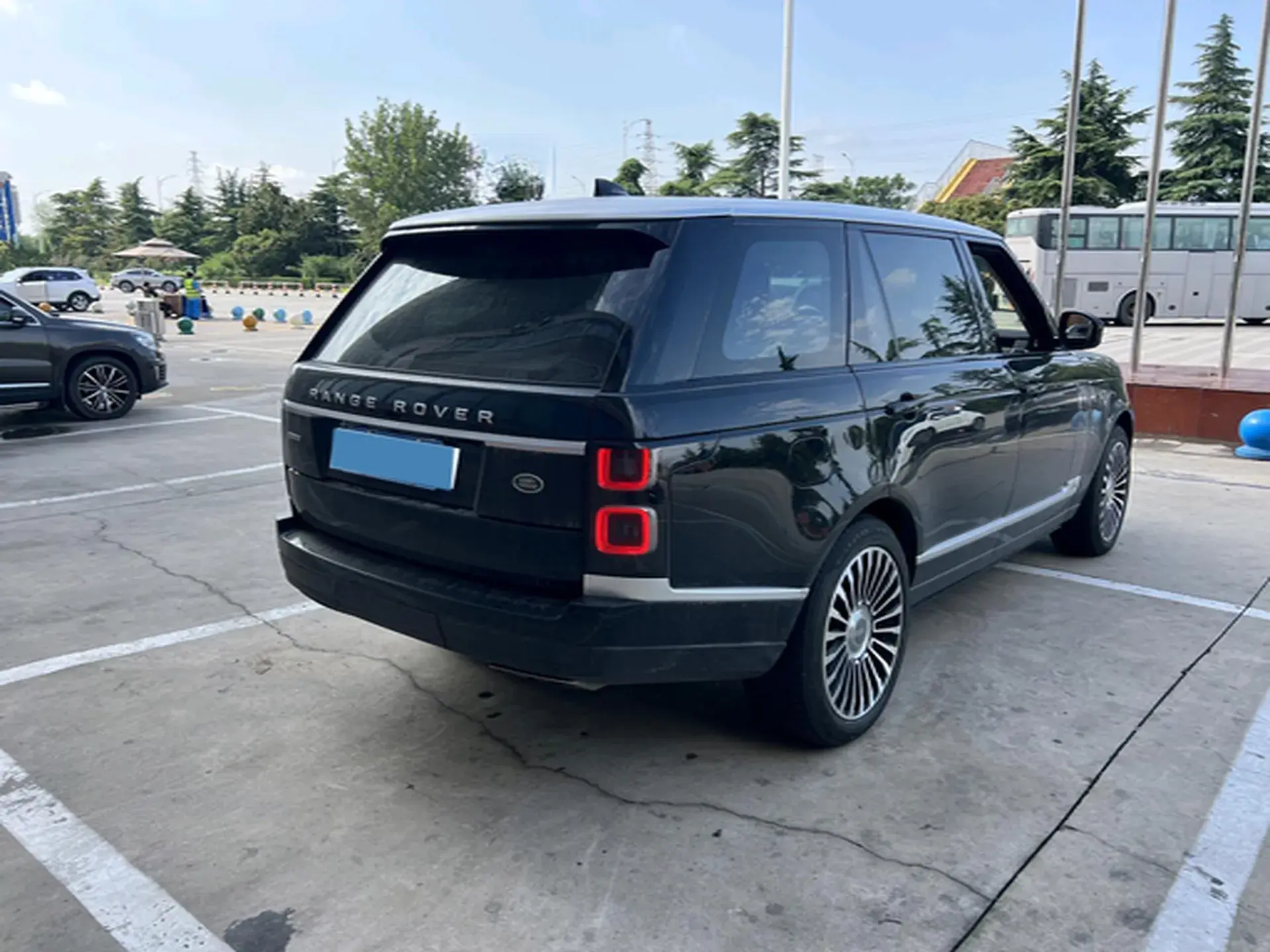 2018 LAND ROVER thumbnail 3