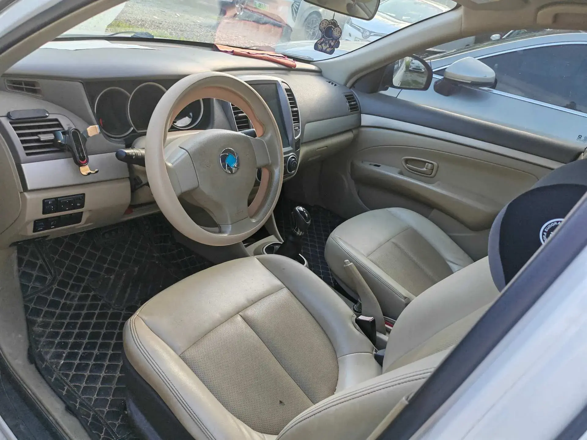 2019 DONGFENG JUNFENG thumbnail 3