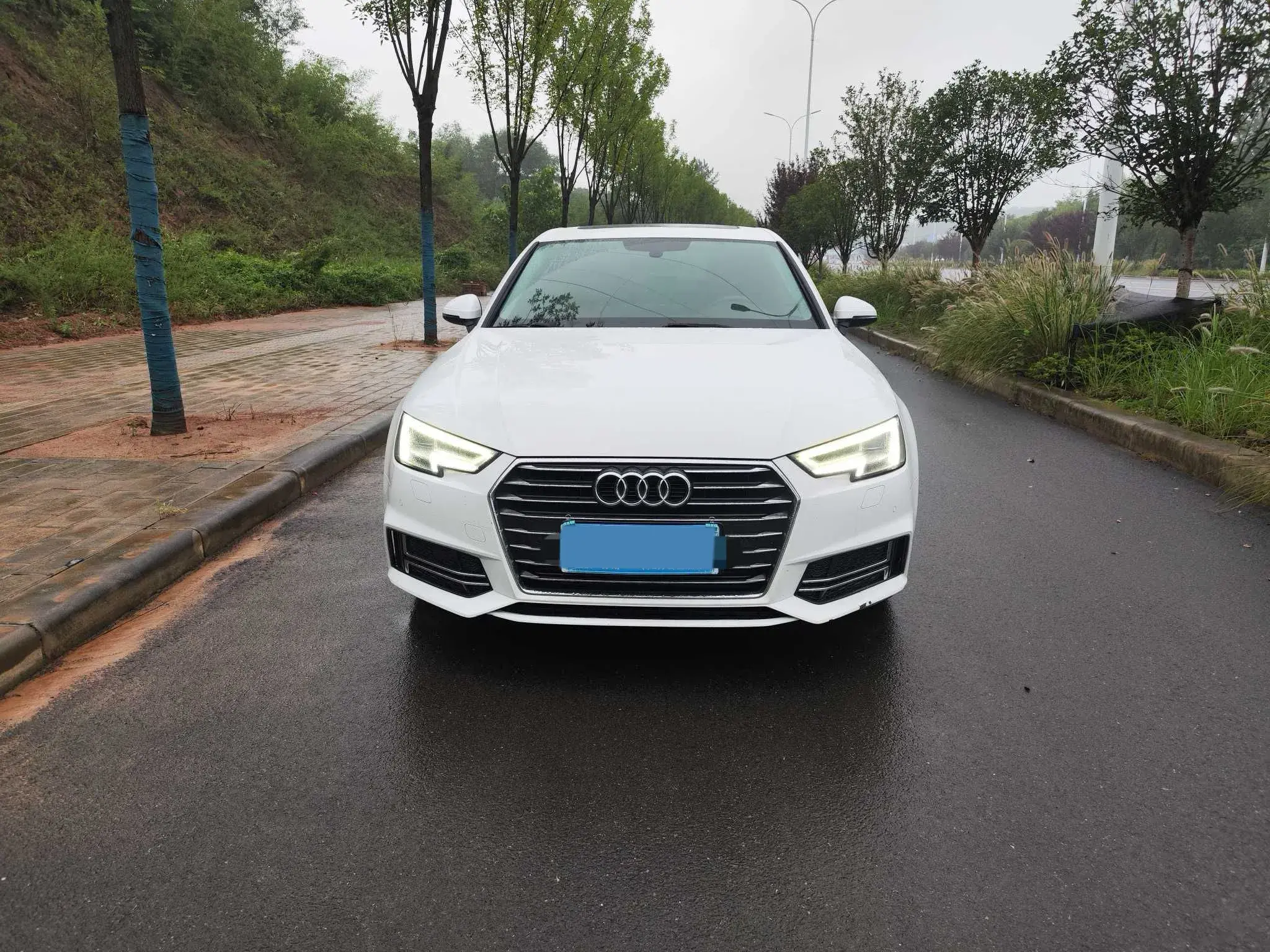 2019 AUDI A4L thumbnail 2