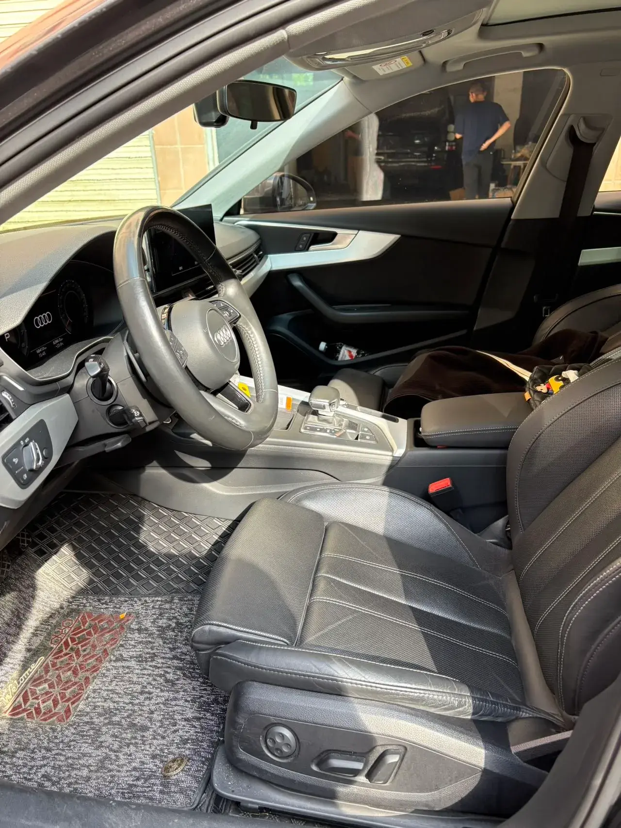 2020 AUDI A4L thumbnail 2