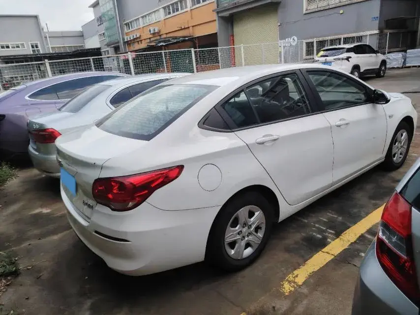 2016 CHEVROLET CAVALIER thumbnail 2