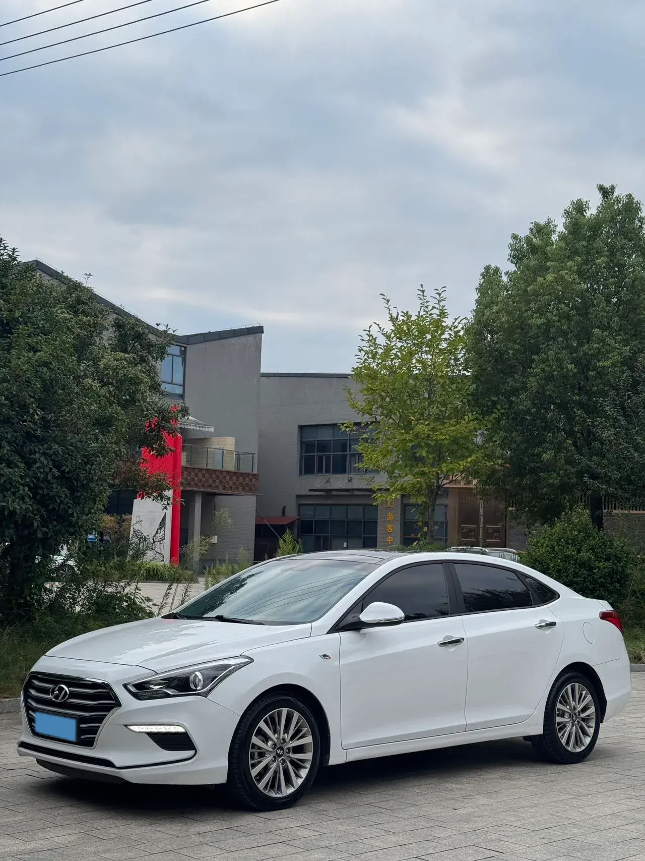 2019 HYUNDAI MISTRA view 1