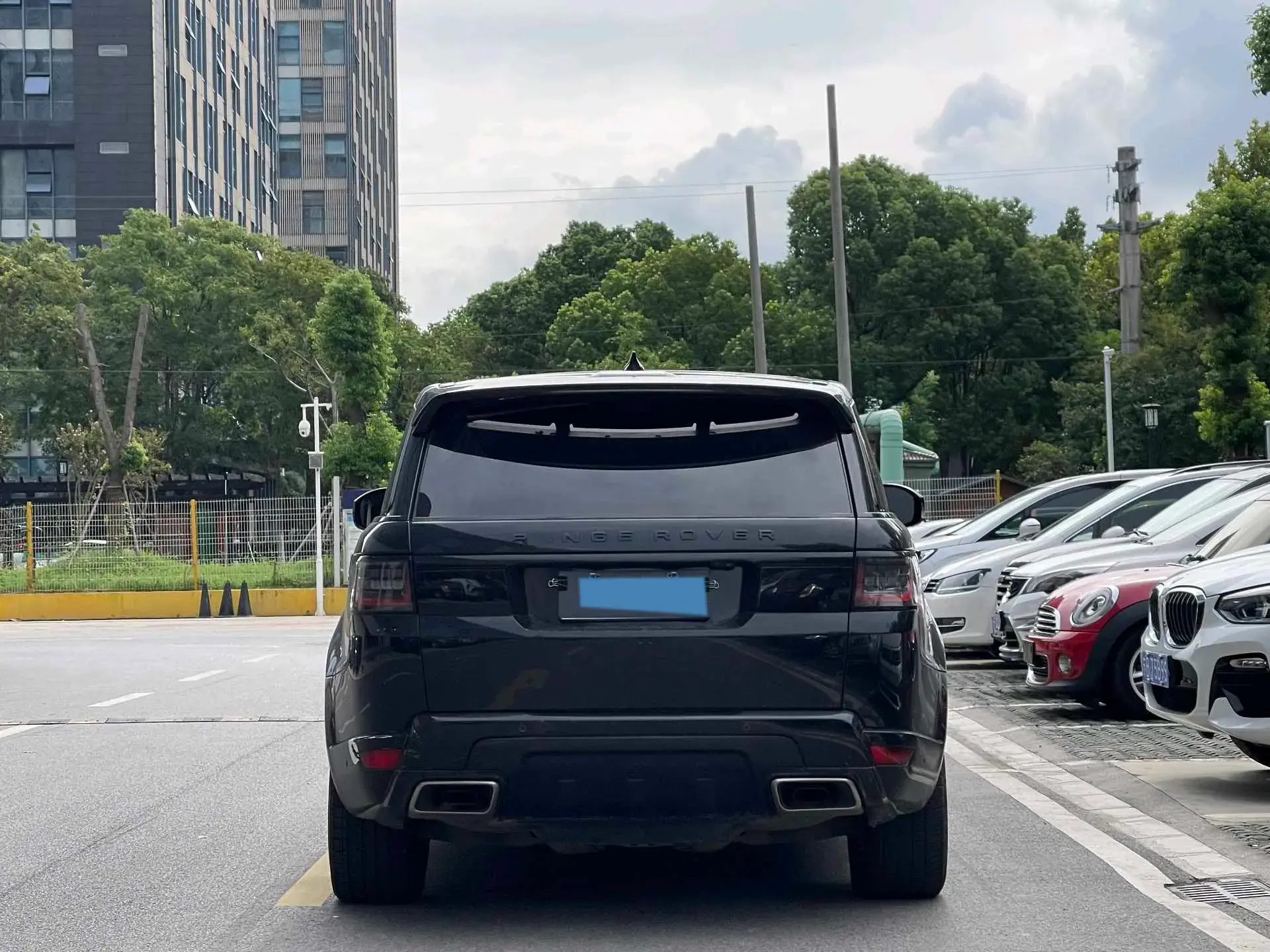 2022 LAND ROVER thumbnail 3