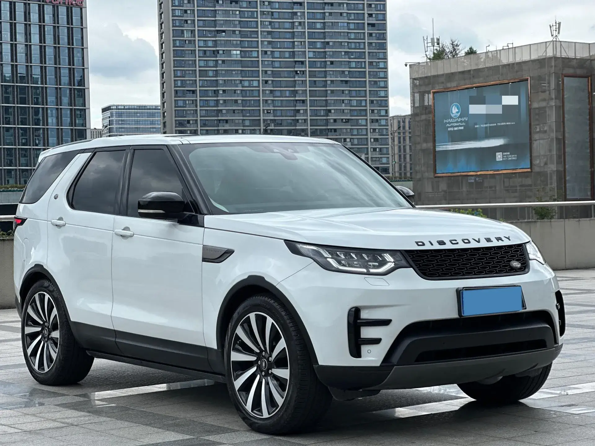2018 LAND ROVER thumbnail 4