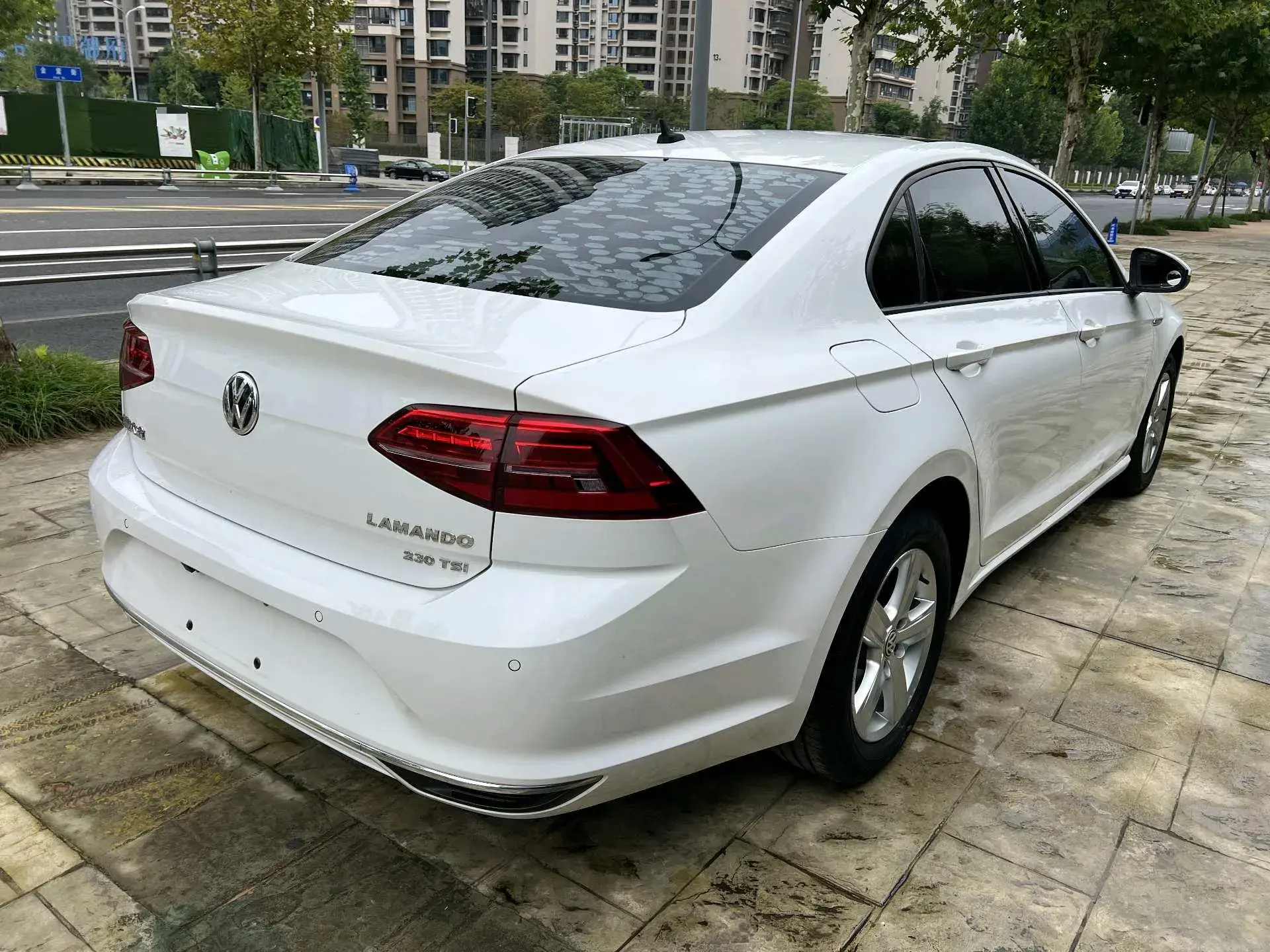 2019 VOLKSWAGEN LAMANDO thumbnail 4