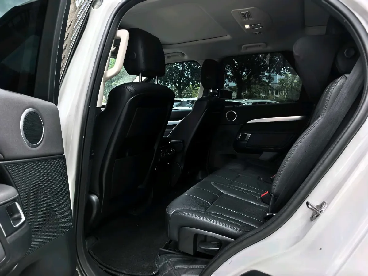 2020 Land Rover Discovery 2.0T 300HP L4 8AT,autocango,china used car exporter,china ev exporter,chinese used car exporter,chinese used ev exporter