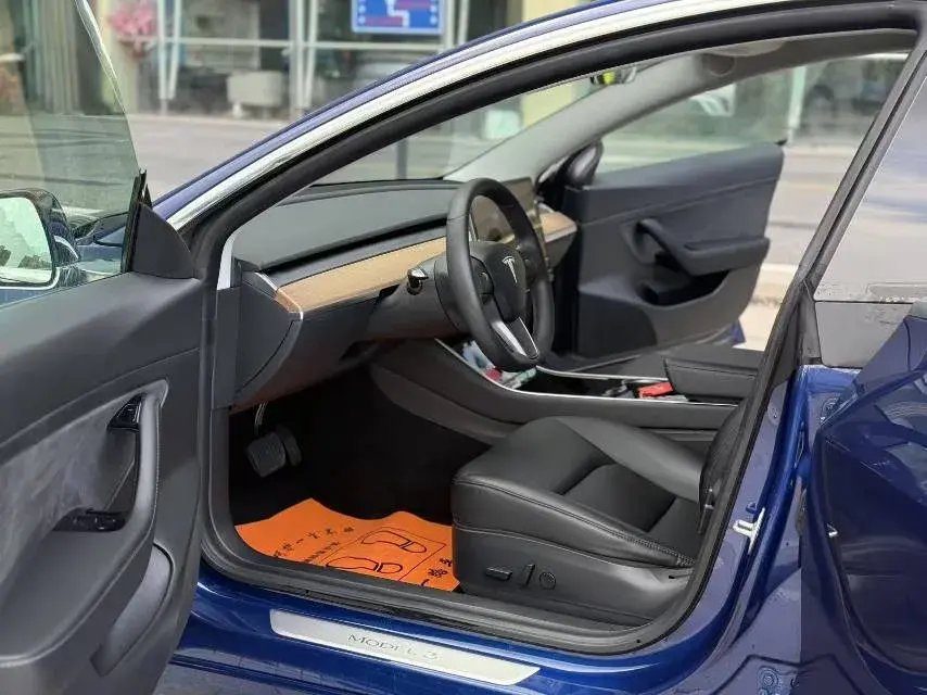 2019 TESLA MODEL thumbnail 4