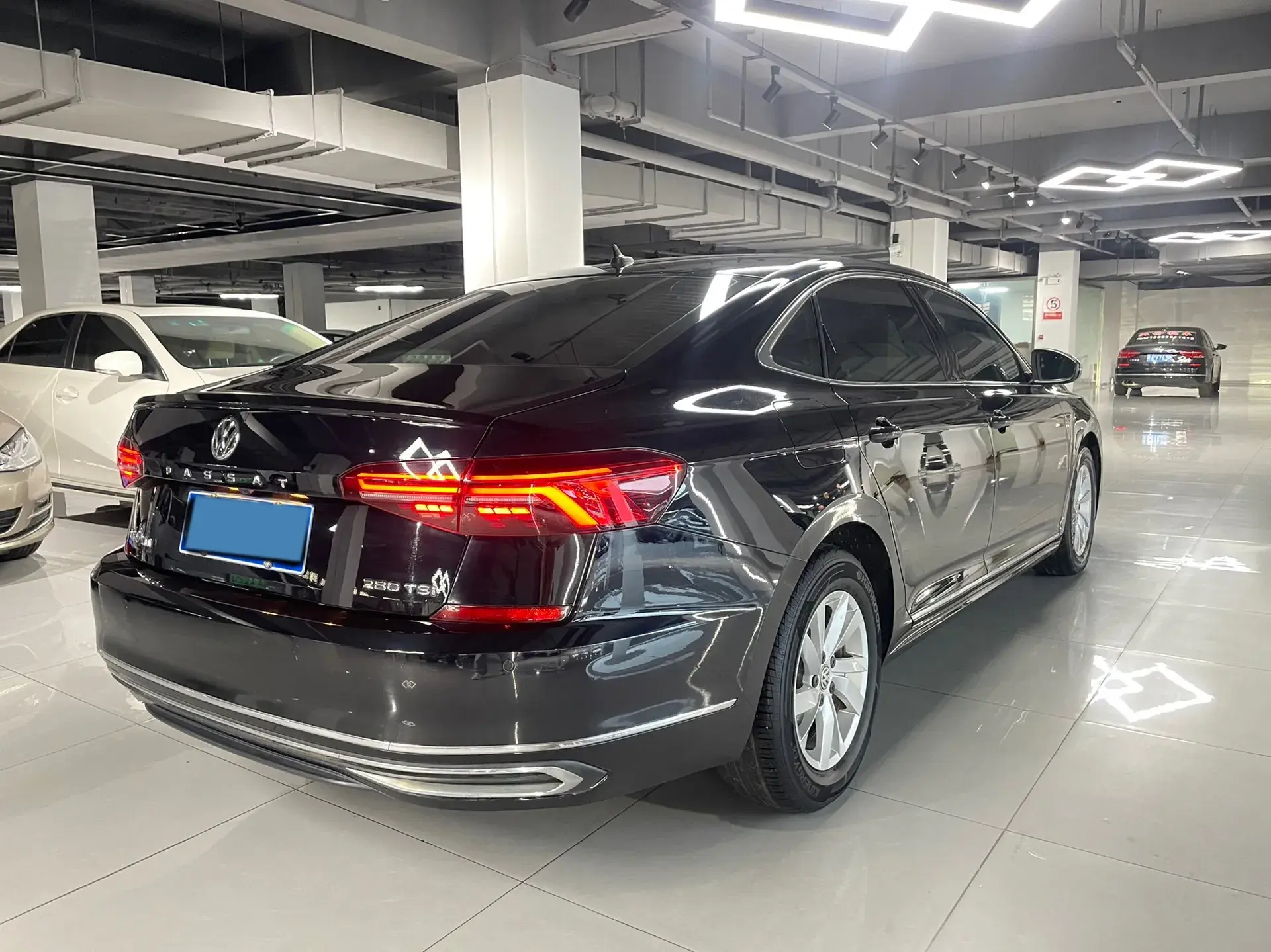 2019 VOLKSWAGEN PASSAT thumbnail 4