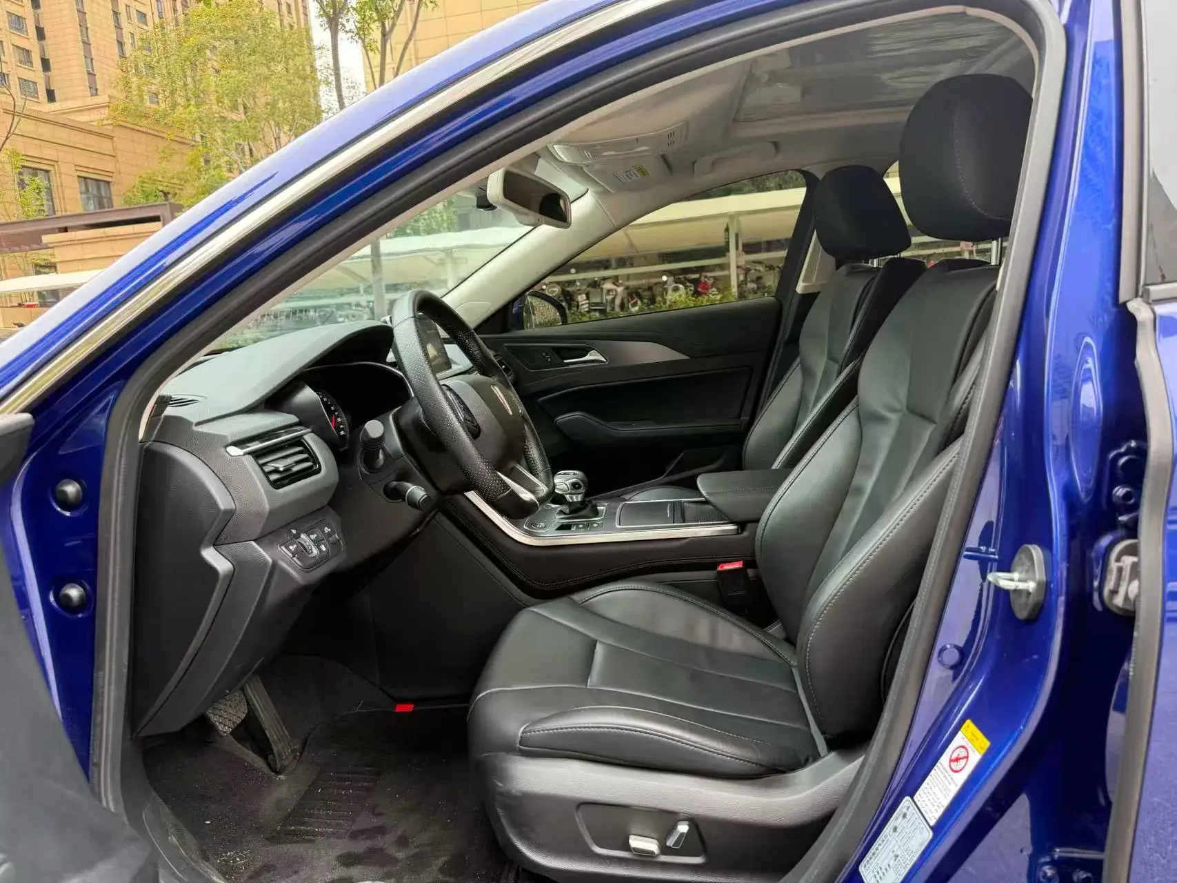 2022 HONGQI H5 thumbnail 4