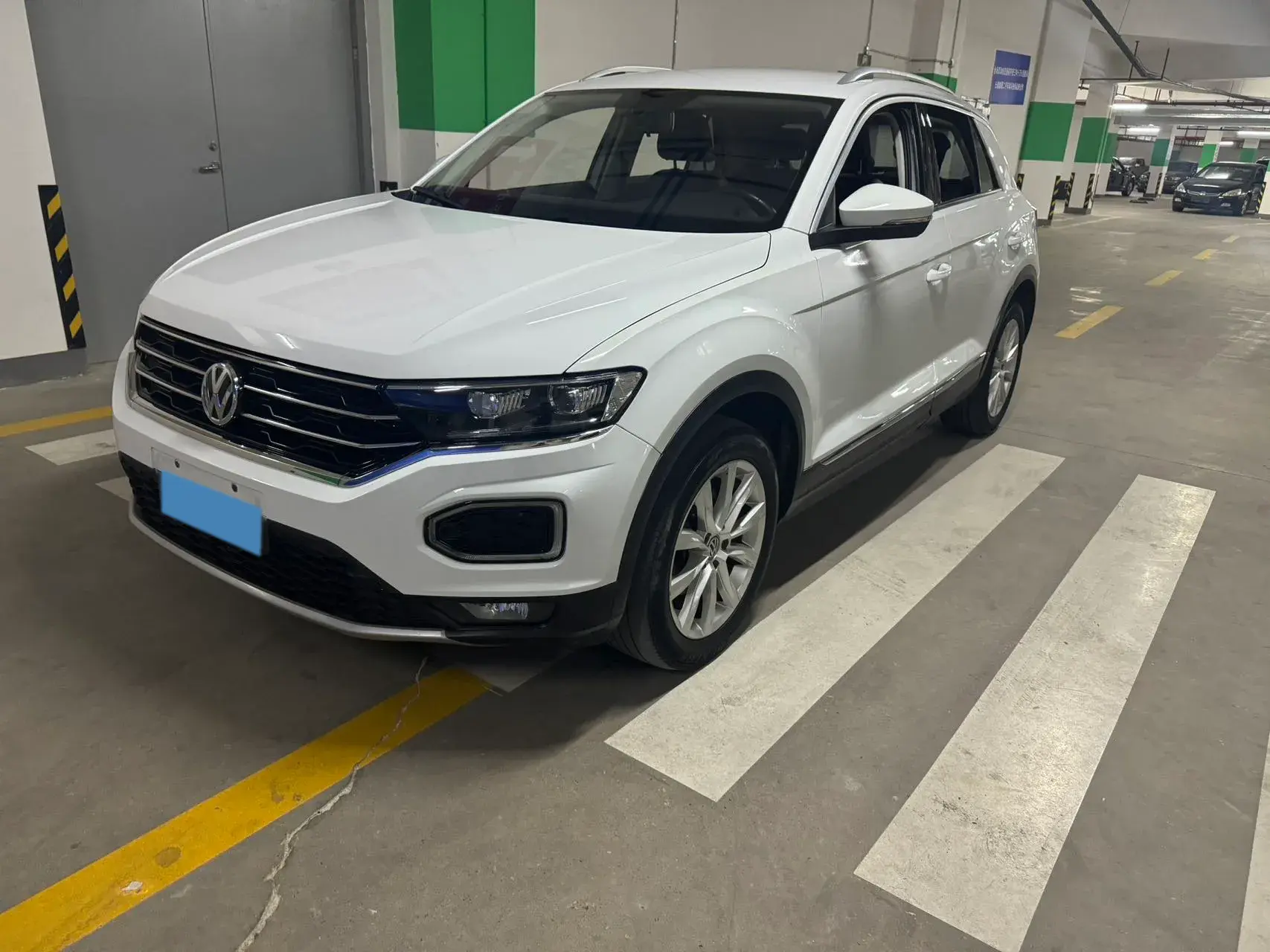2018 VOLKSWAGEN T-ROC view 1