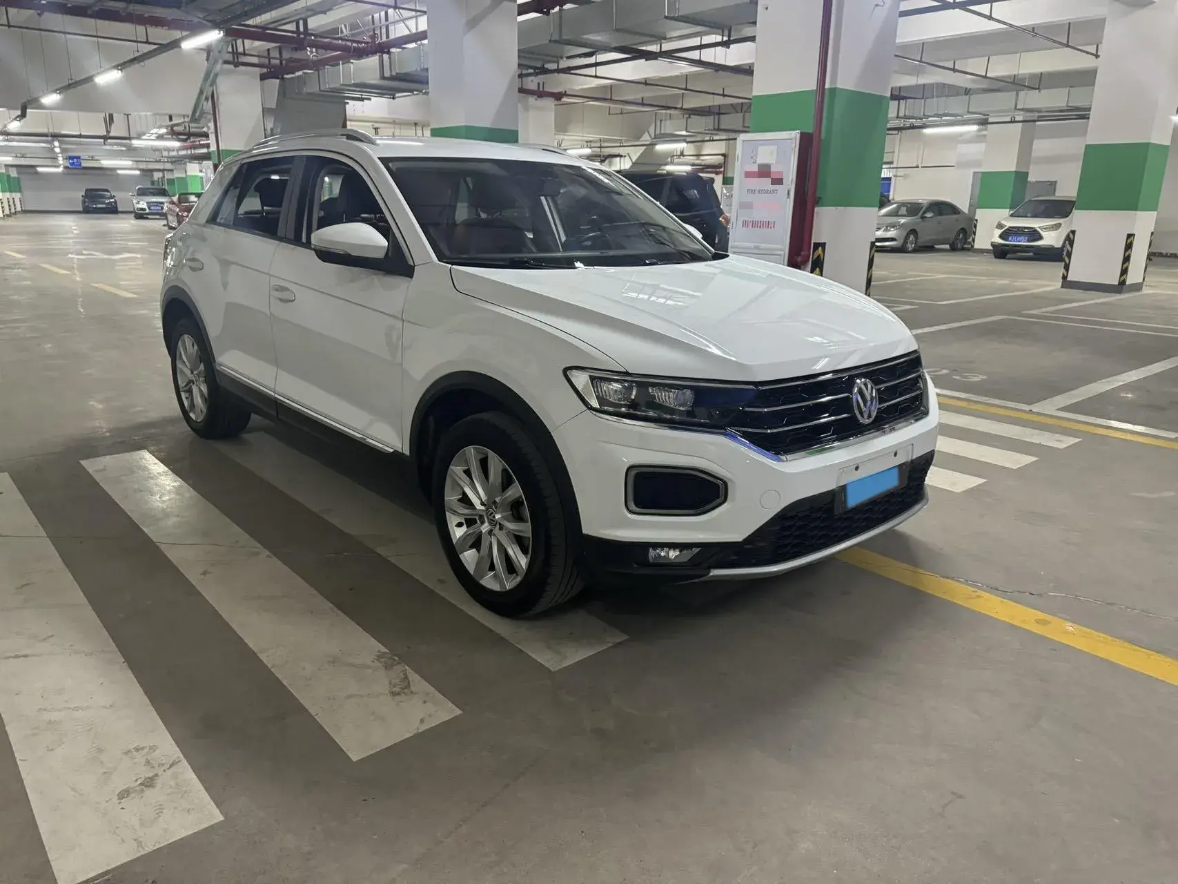 2018 VOLKSWAGEN T-ROC thumbnail 4