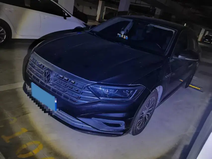 2019 VOLKSWAGEN SAGITAR view 1