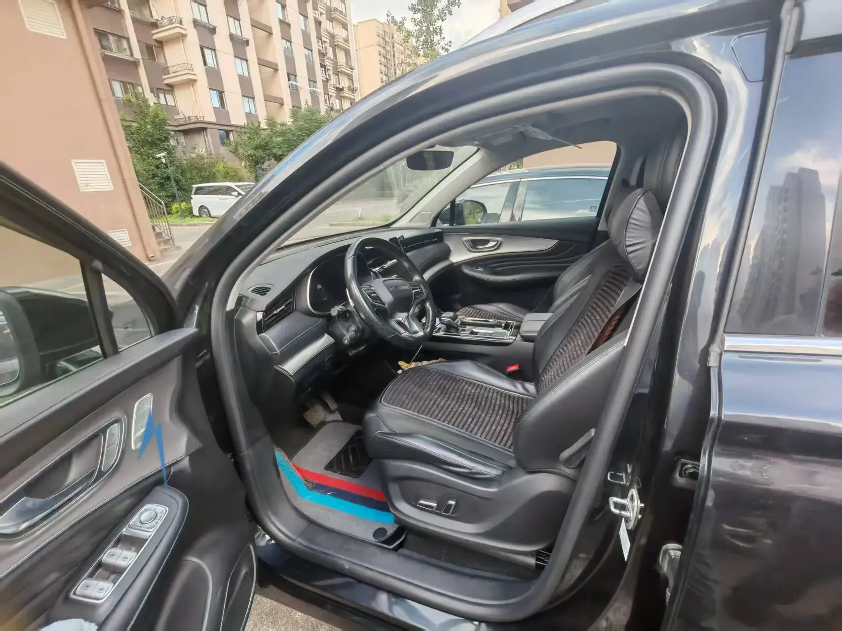 2020 ROEWE I6 thumbnail 2