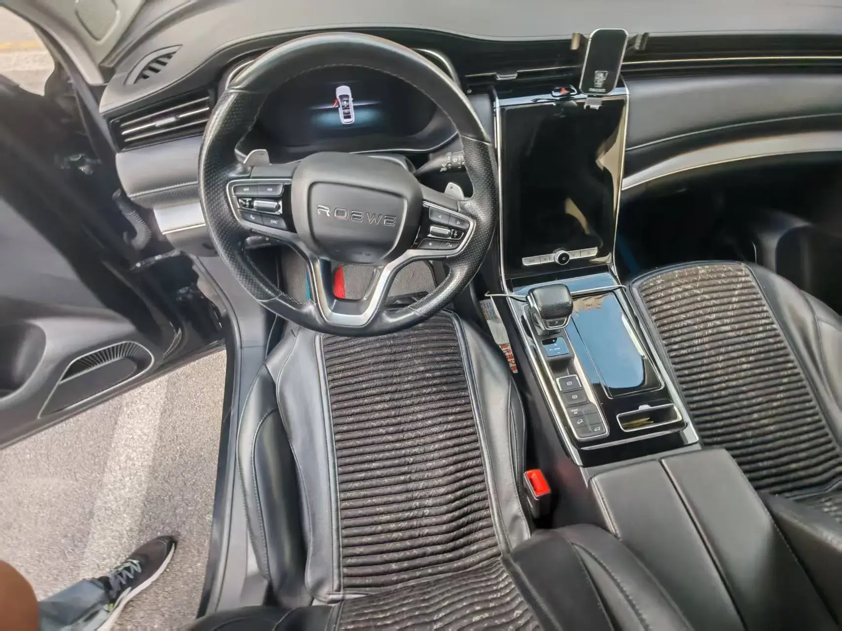 2020 ROEWE I6 thumbnail 3