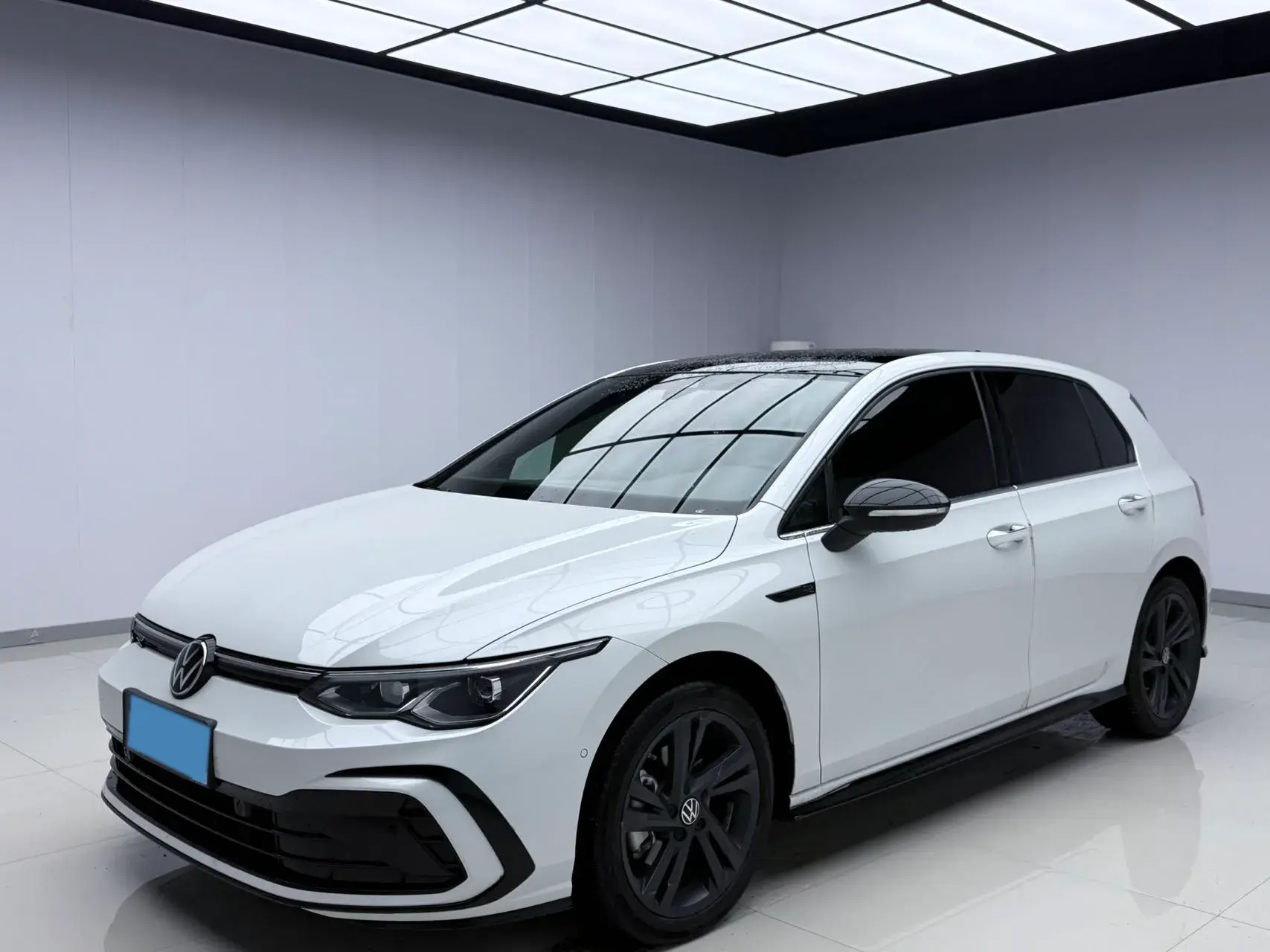 2021 VOLKSWAGEN GOLF view 1