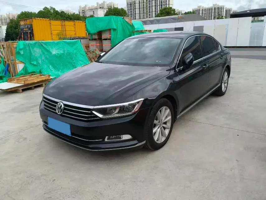 2019 VOLKSWAGEN MAGOTAN view 1