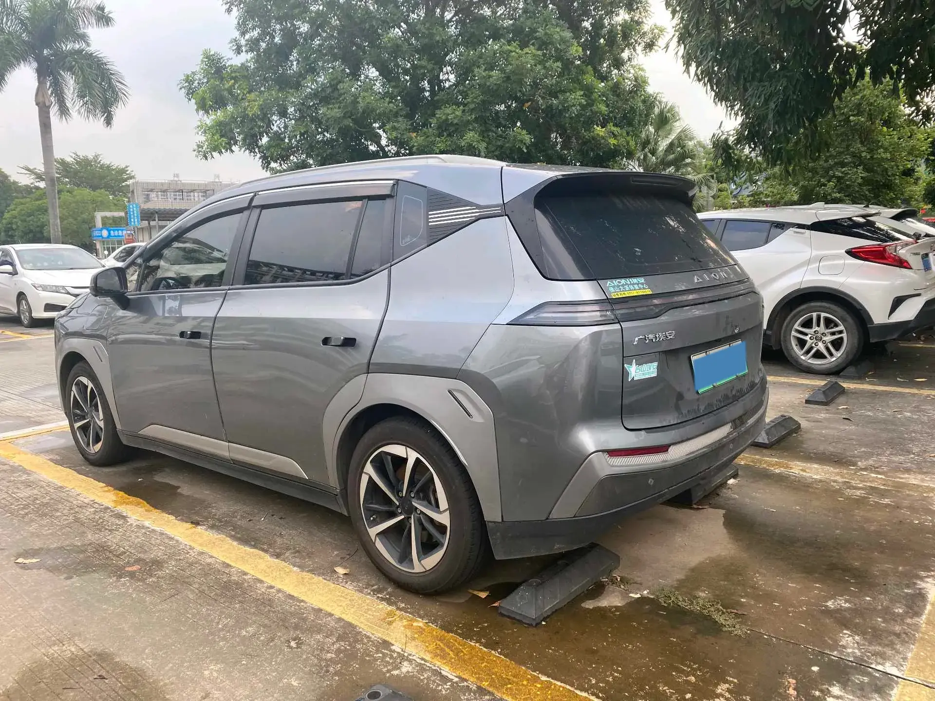 2023 AION Y thumbnail 4