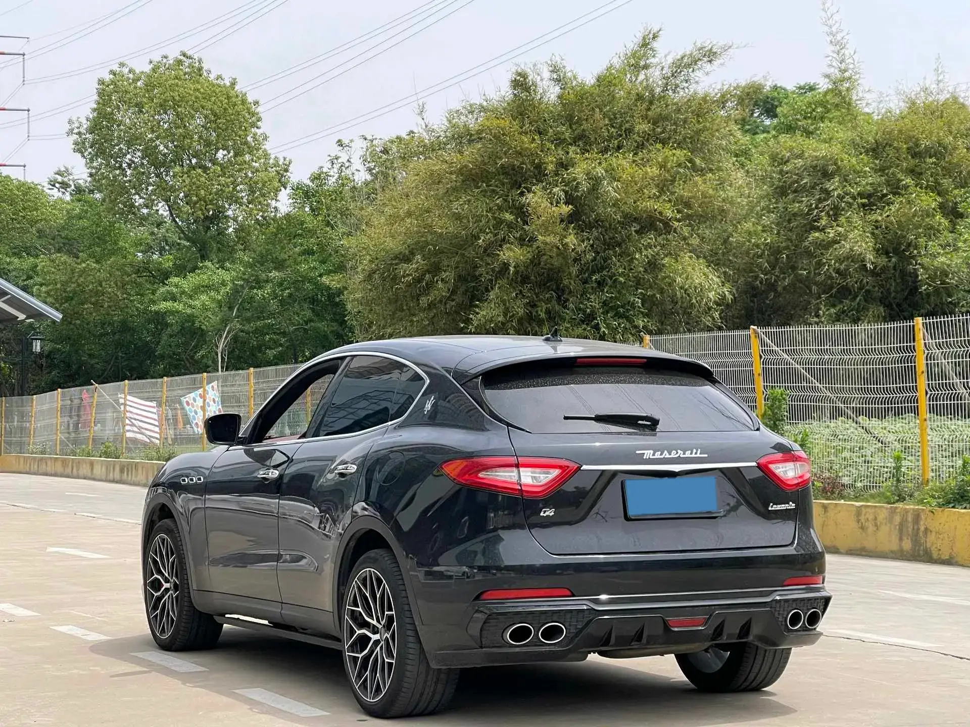 2019 MASERATI LEVANTE thumbnail 4