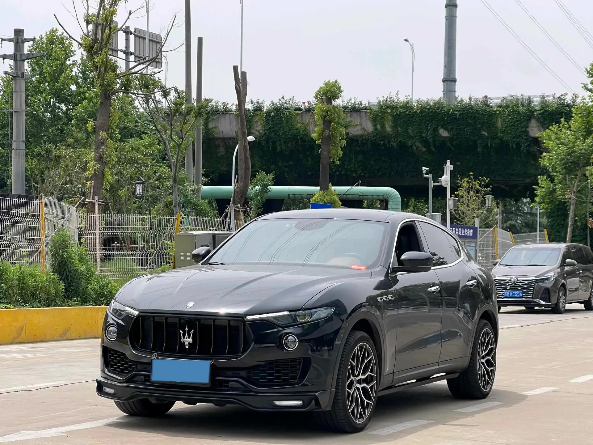 2019 MASERATI LEVANTE view 1