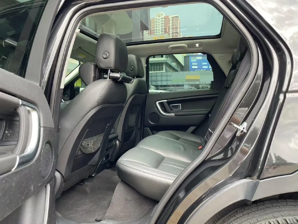 2018 Land Rover Discovery Sport 2.0T 241HP L4 9AT,autocango,china used car exporter,china ev exporter,chinese used car exporter,chinese used ev exporter