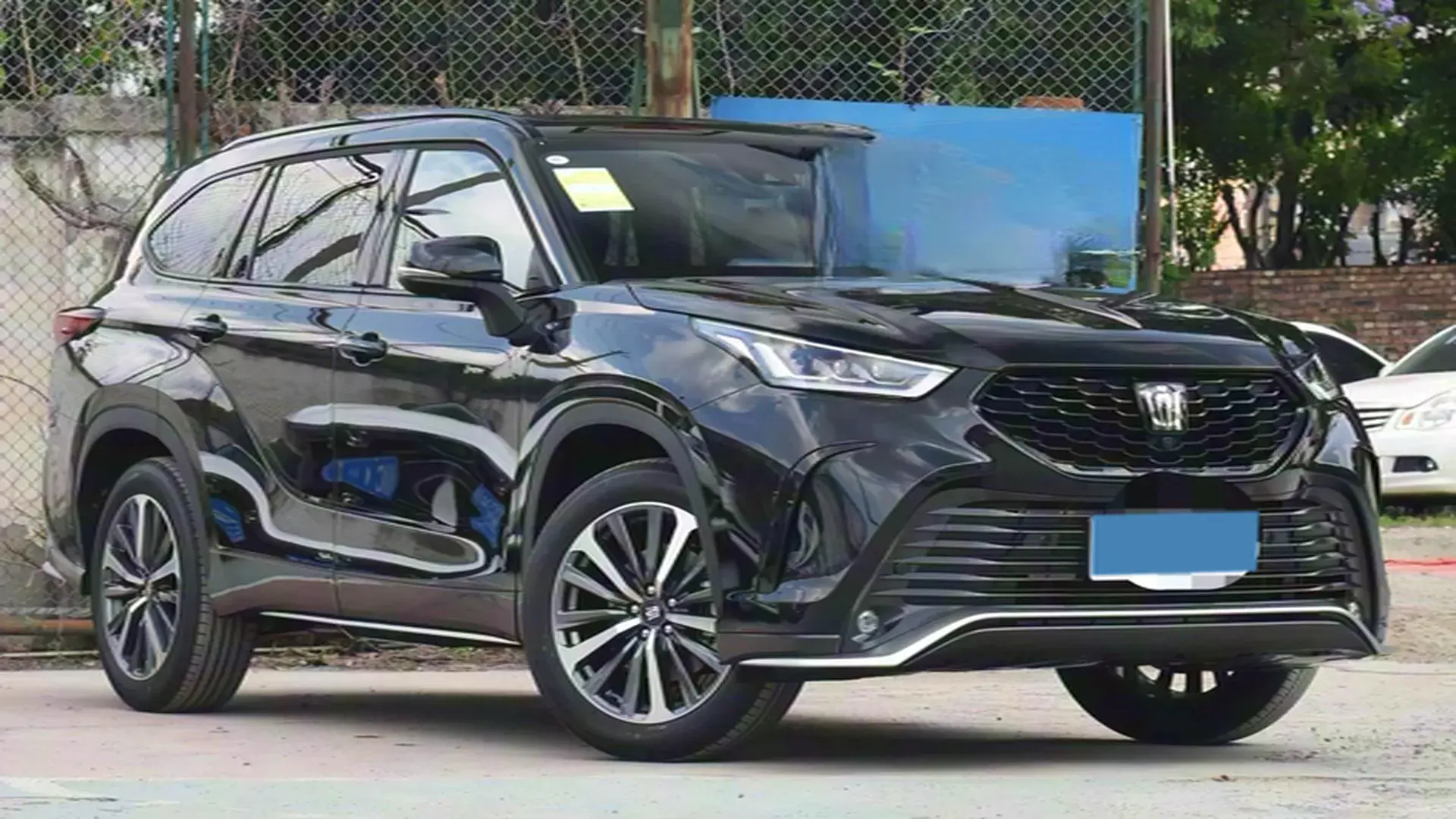 2024 TOYOTA CROWN thumbnail 3