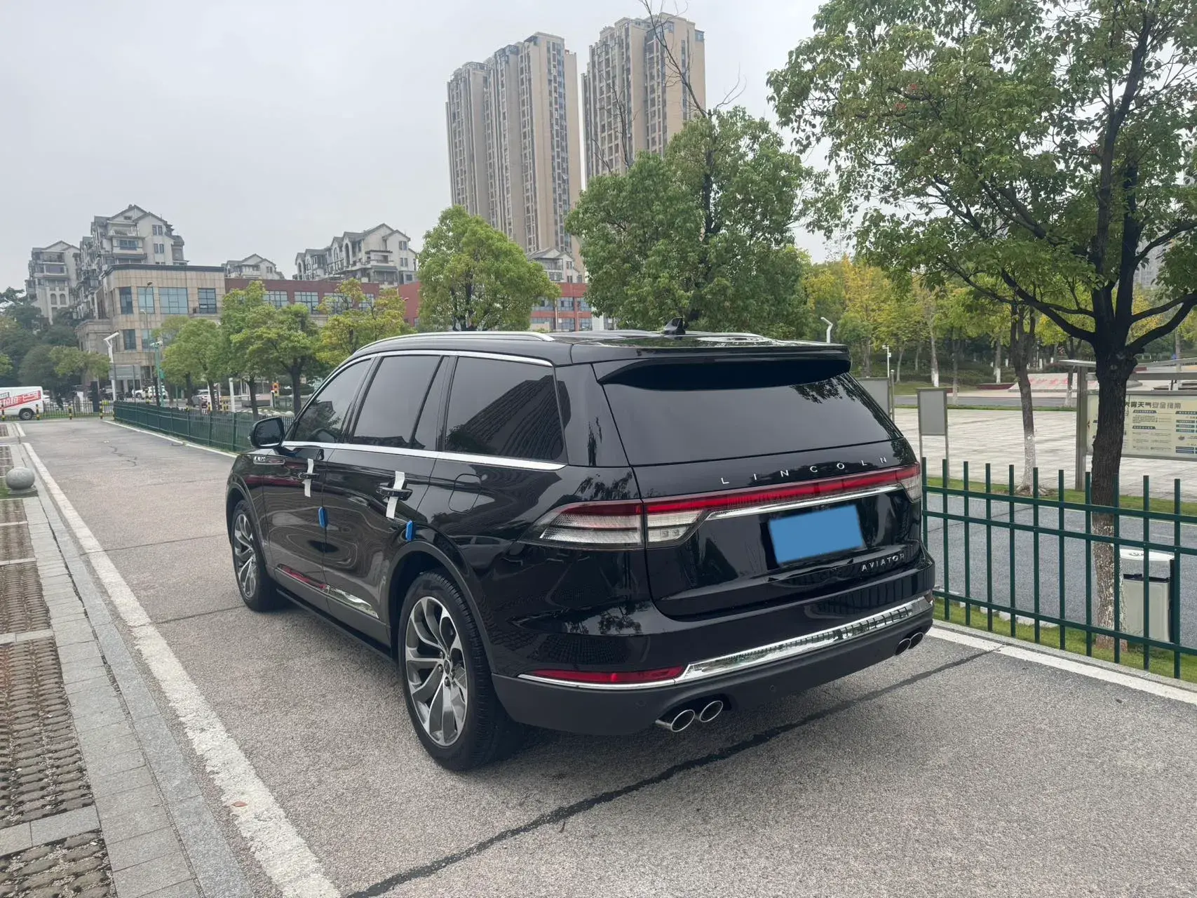 2020 LINCOLN AVIATOR thumbnail 3