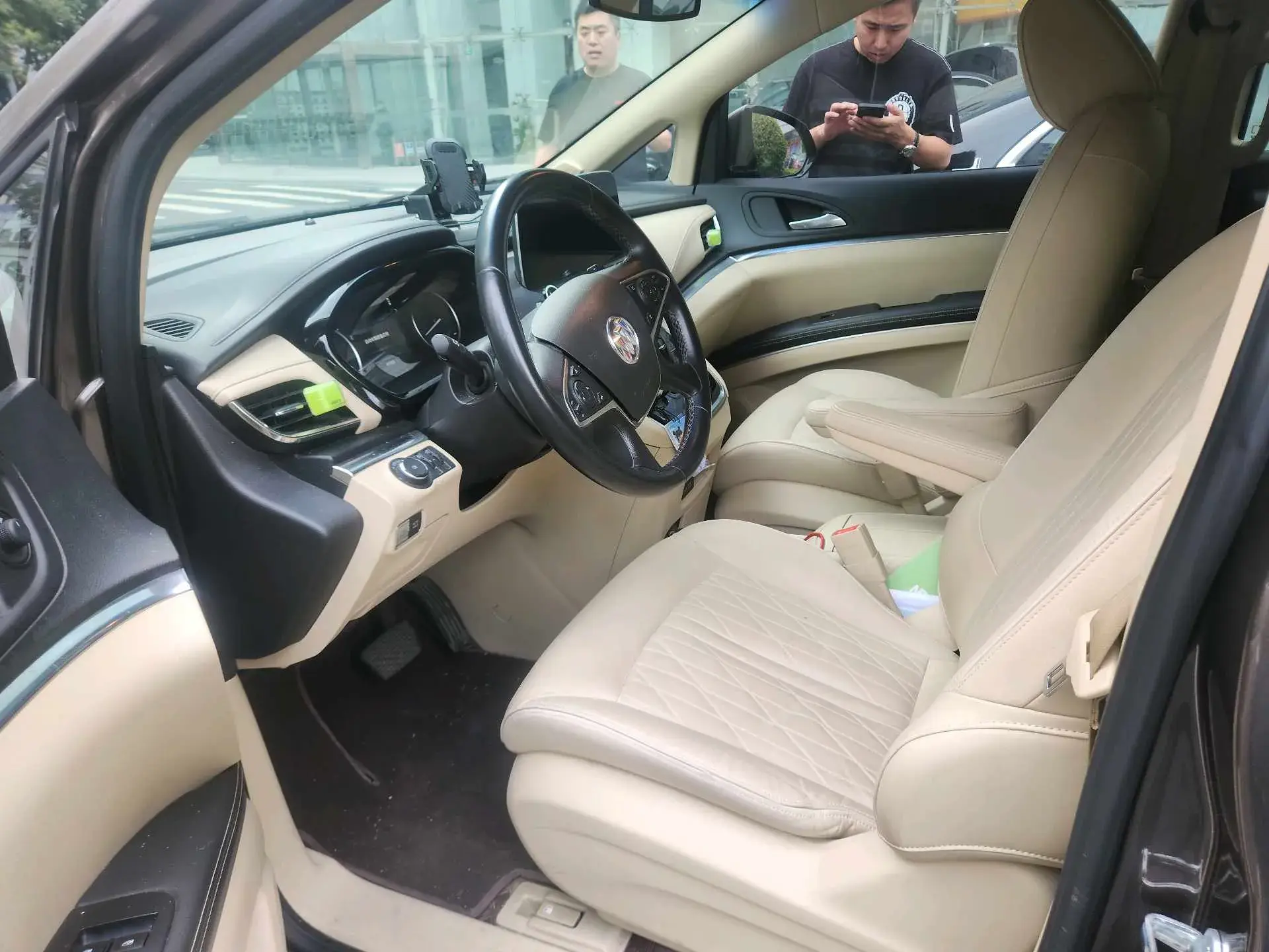 2023 BUICK GL8 thumbnail 4