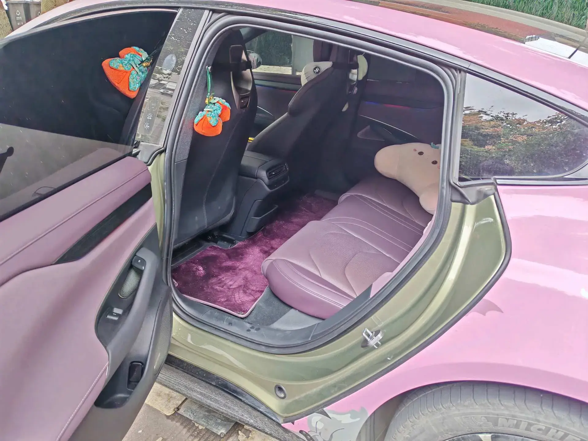 2024 MI SU7 thumbnail 4