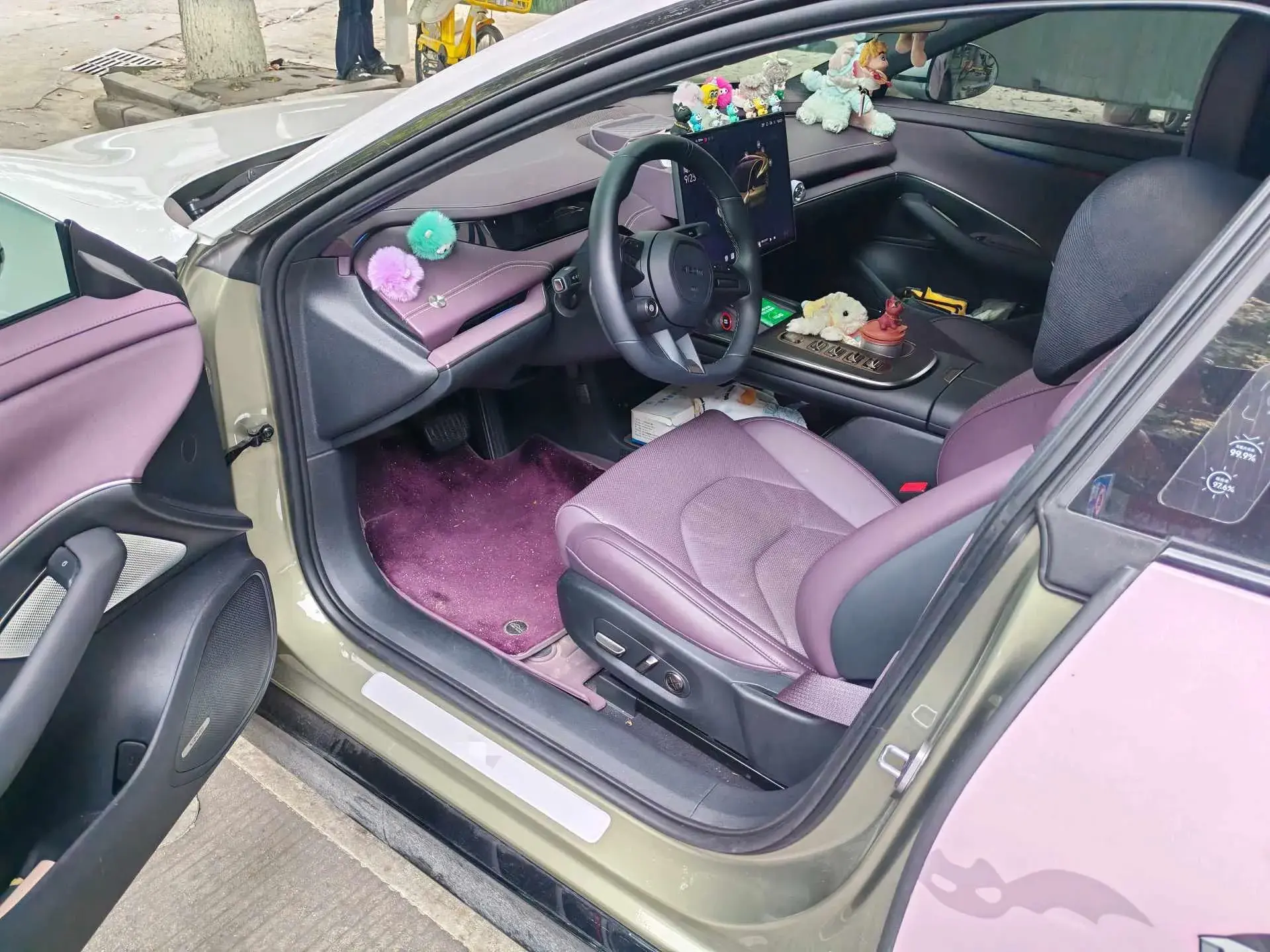 2024 MI SU7 thumbnail 3