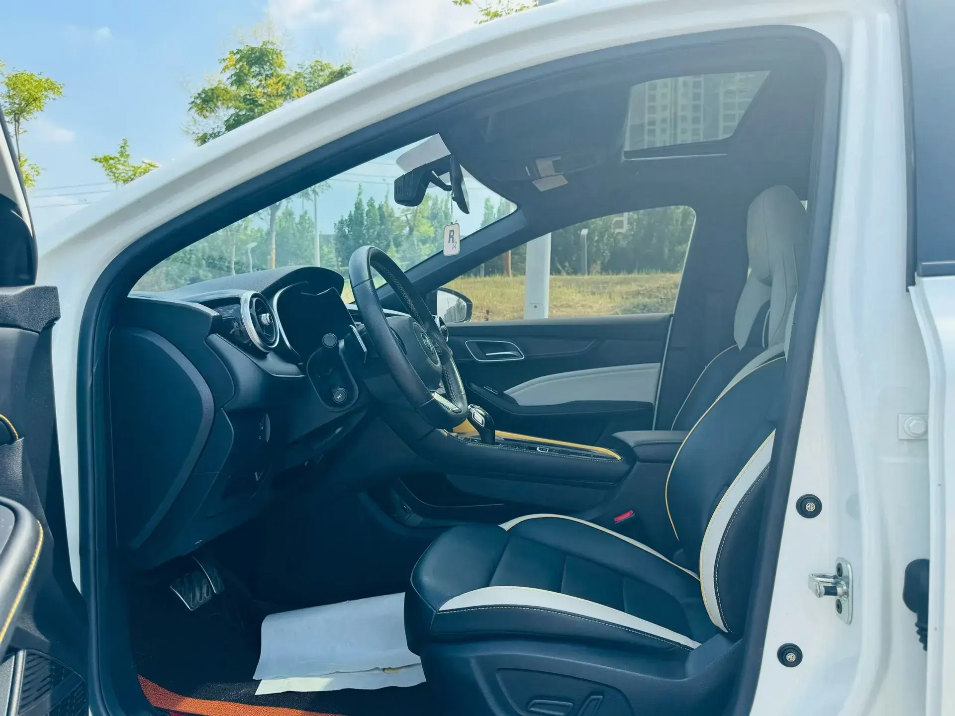 2021 MG MG6 thumbnail 4