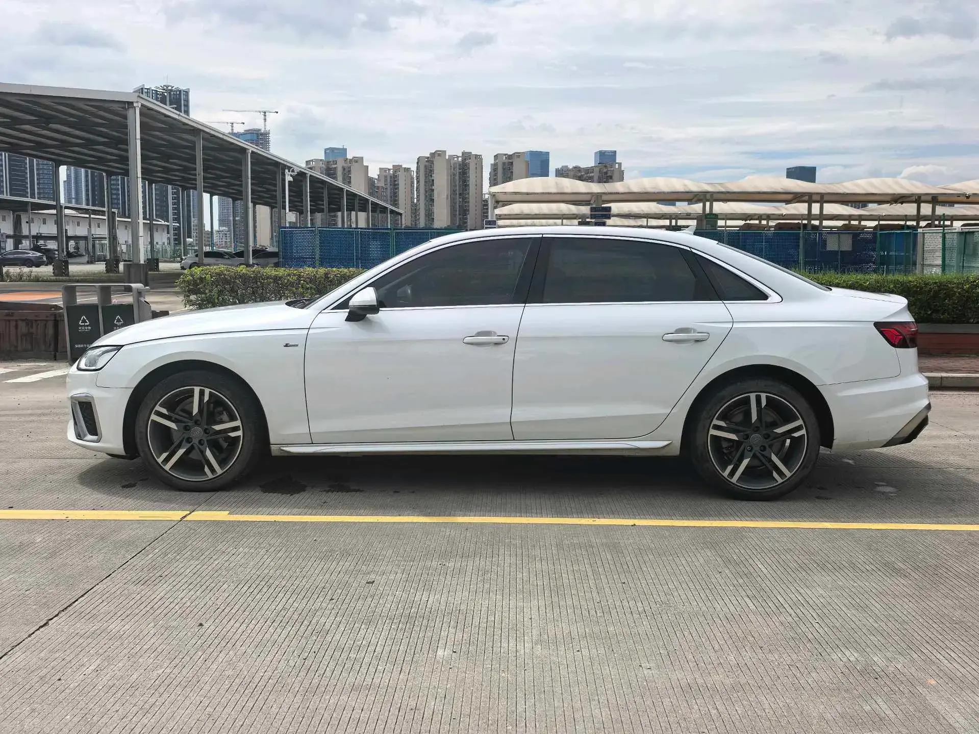 2020 AUDI A4L thumbnail 2