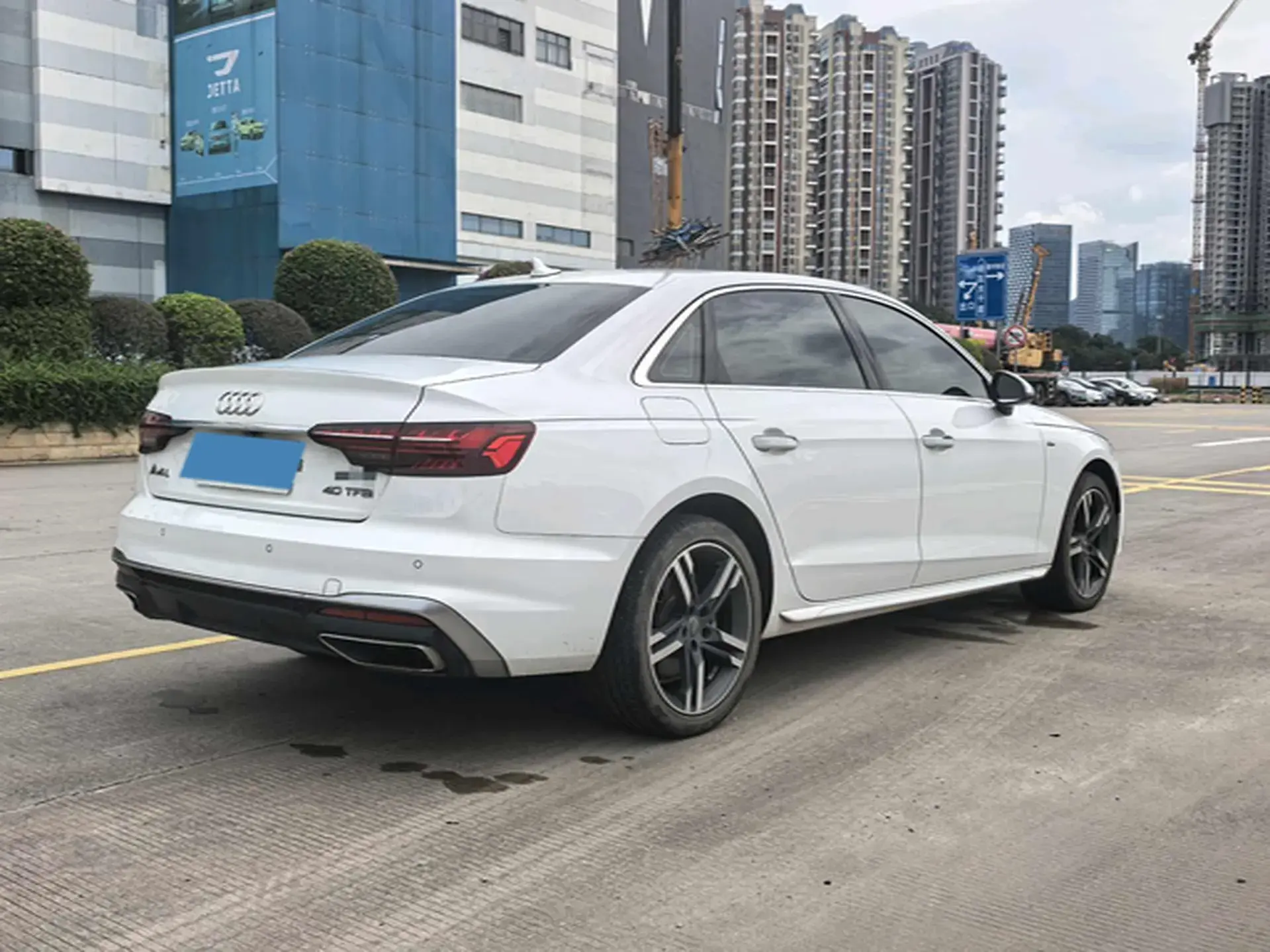 2020 AUDI A4L thumbnail 3