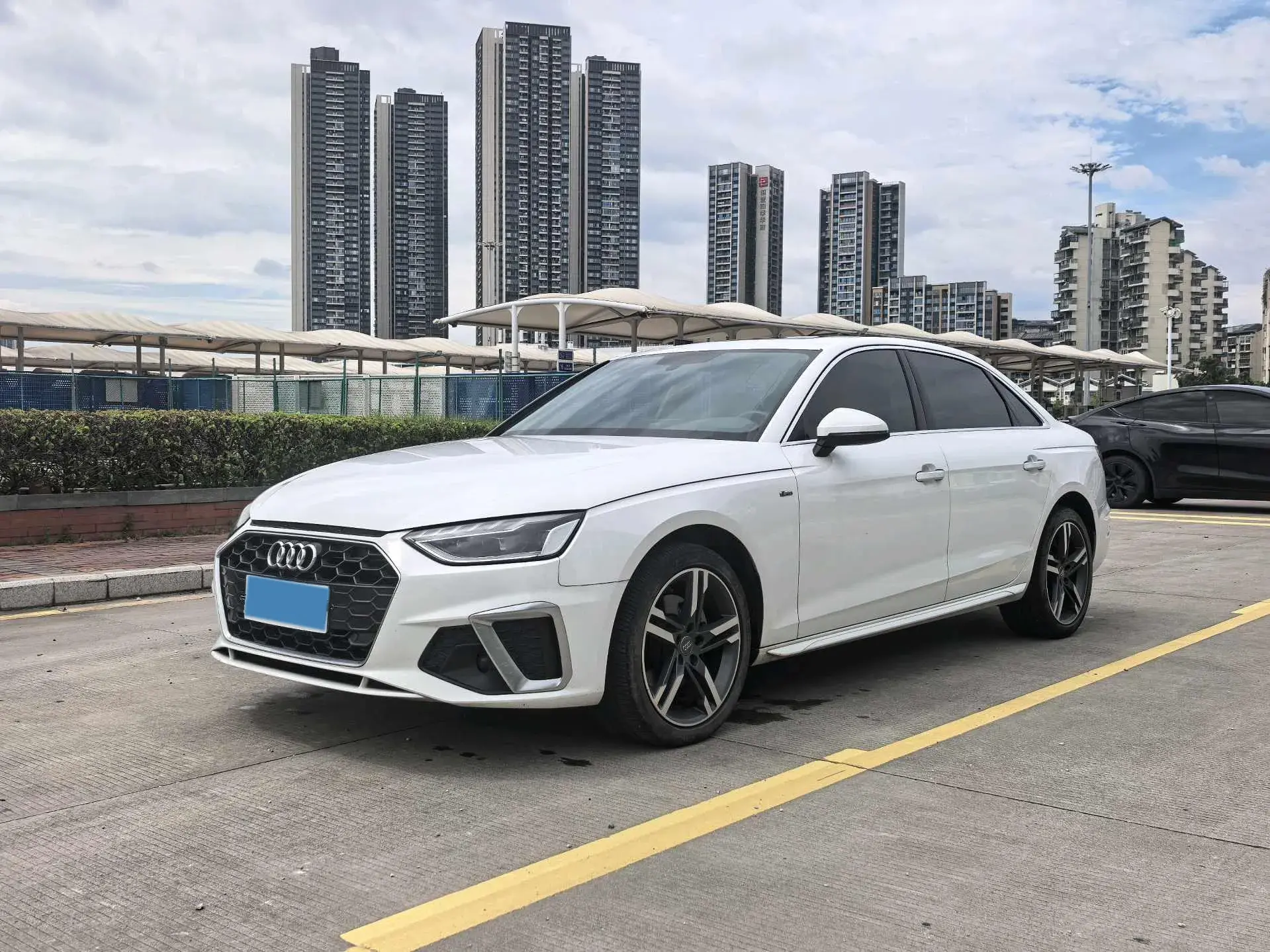 2020 AUDI A4L view 1