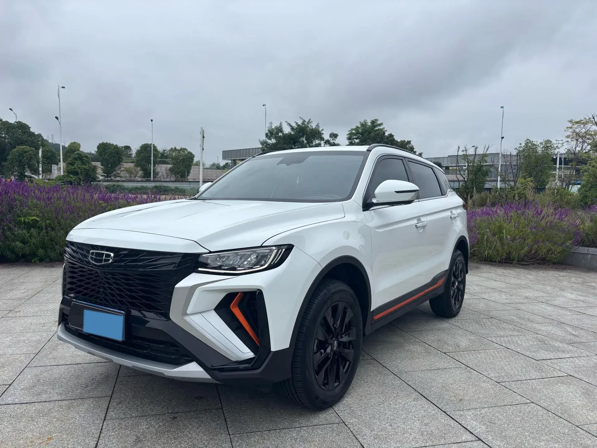 2022 GEELY AZKARRA view 1