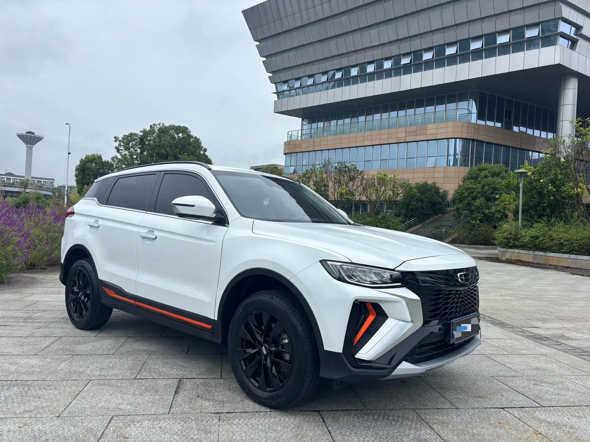 2022 GEELY AZKARRA thumbnail 3