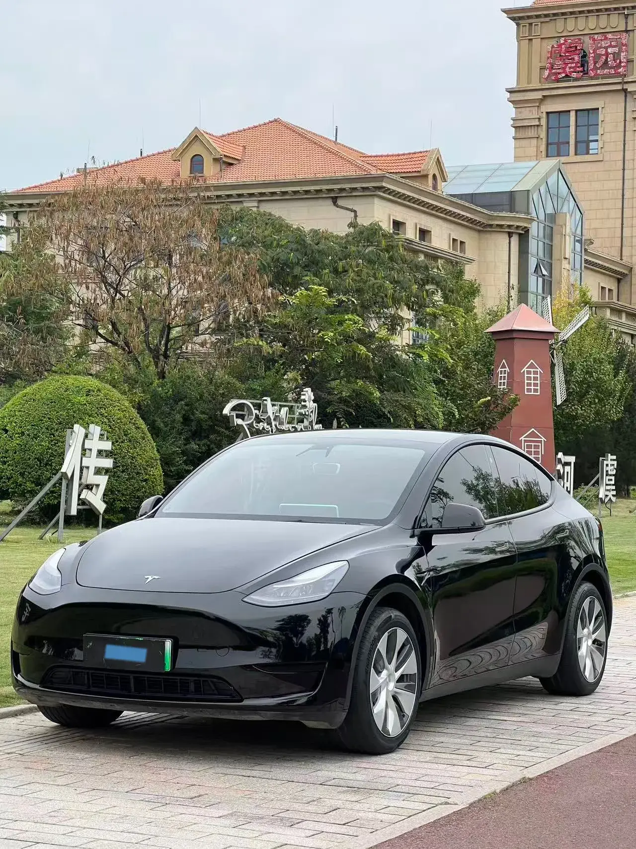 2022 TESLA MODEL view 1