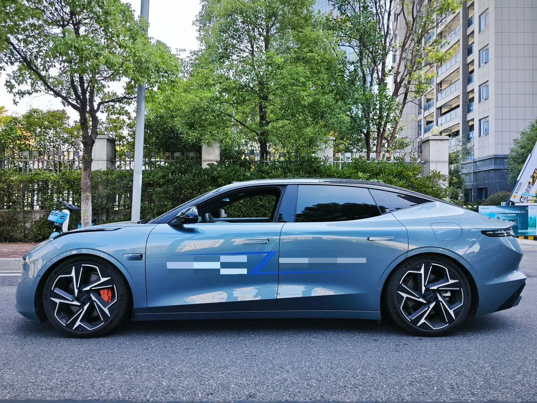 2025 LYNK&CO Z10 thumbnail 3