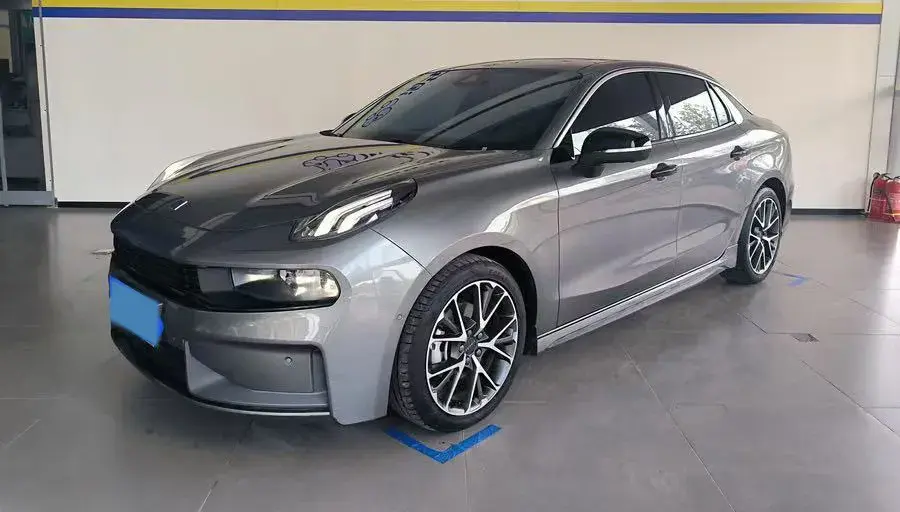 2022 LYNK&CO 03 view 1