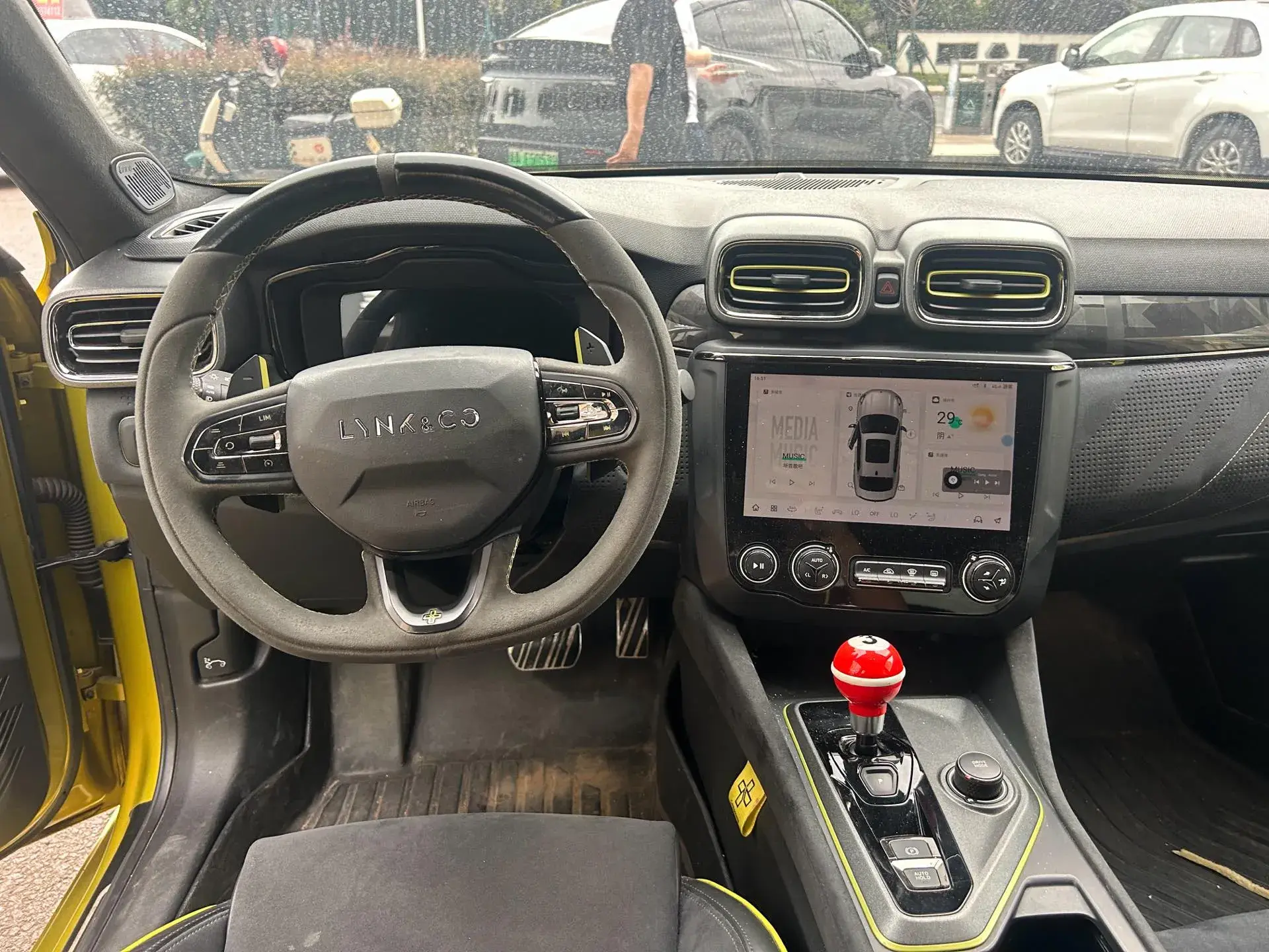 2020 LYNK&CO 03 thumbnail 4