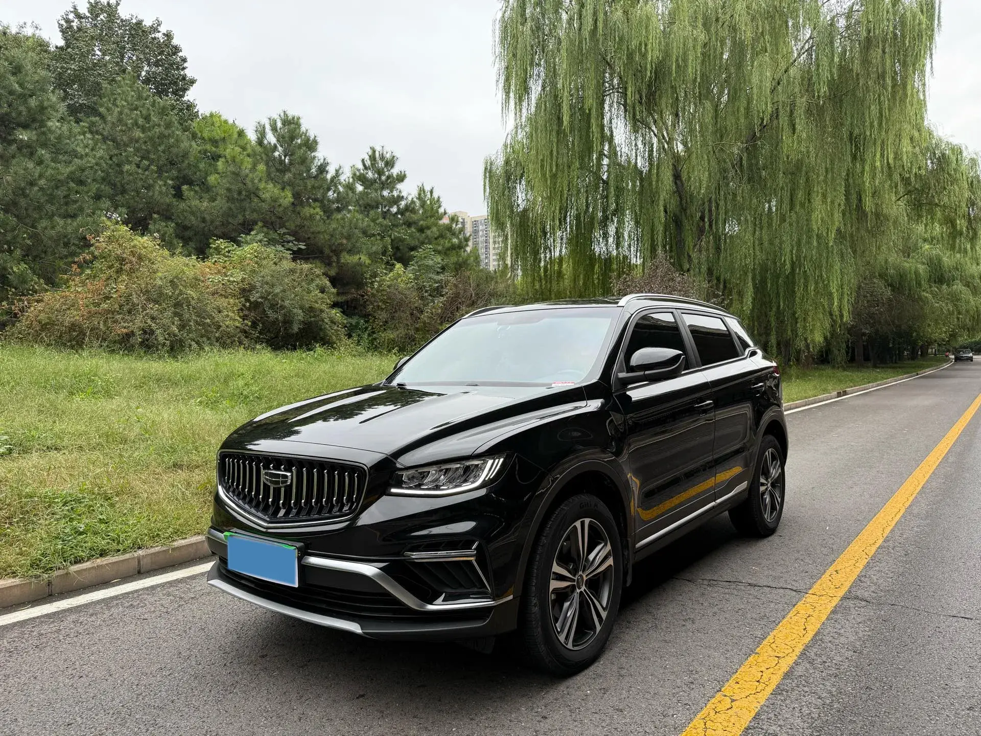 2022 GEELY AZKARRA view 1