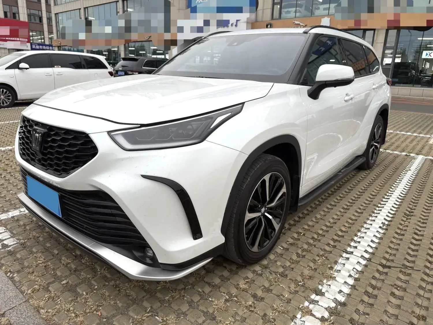 2022 TOYOTA CROWN view 1