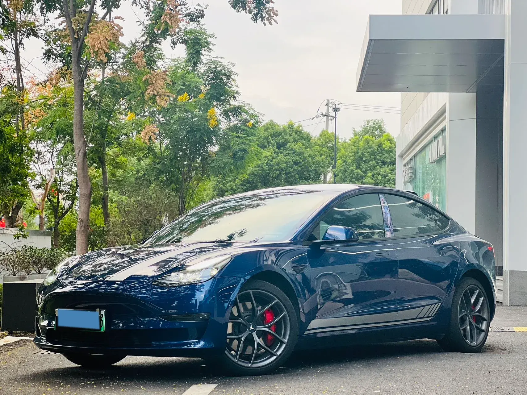 2022 TESLA MODEL view 1