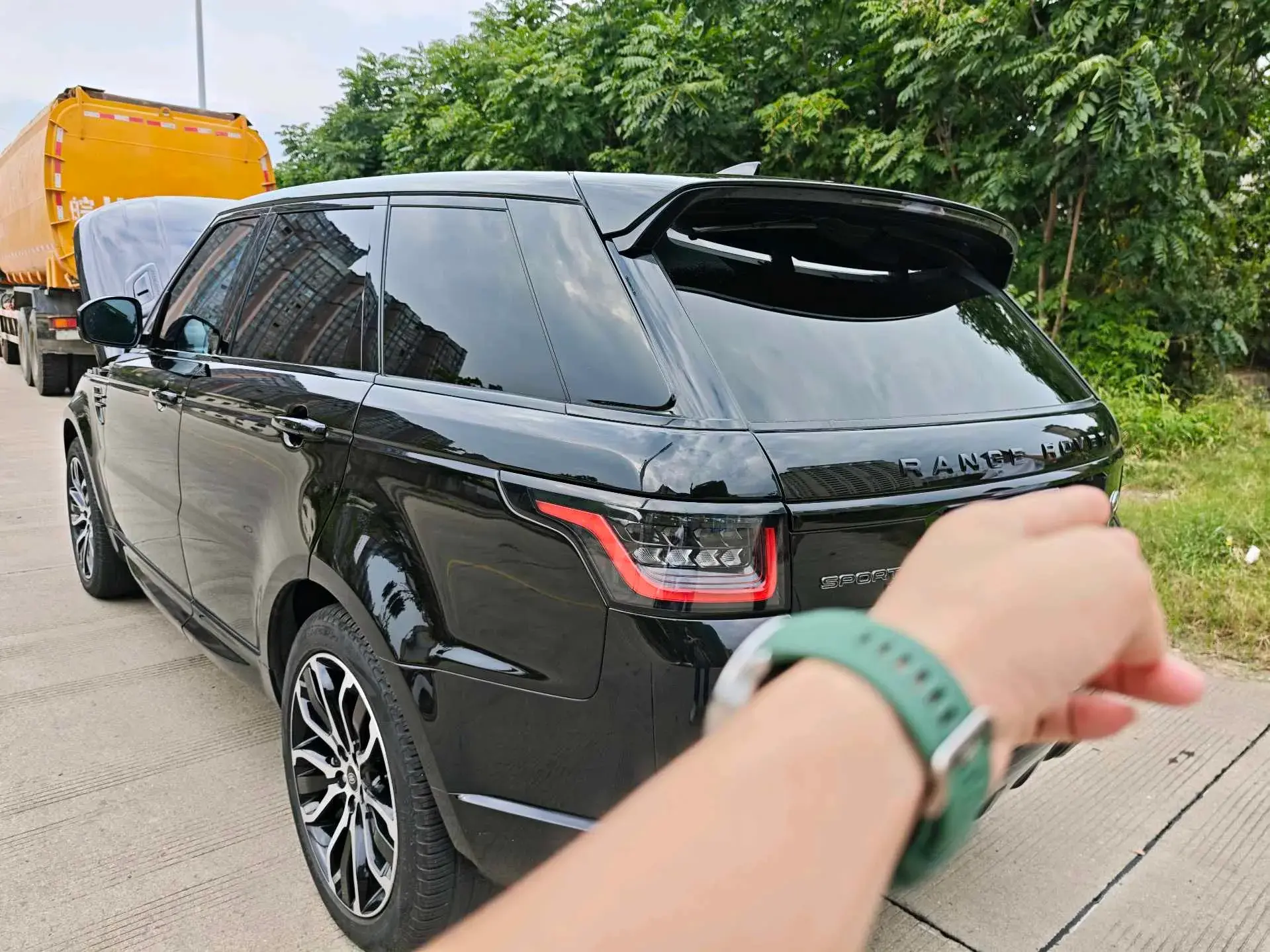 2022 LAND ROVER thumbnail 4