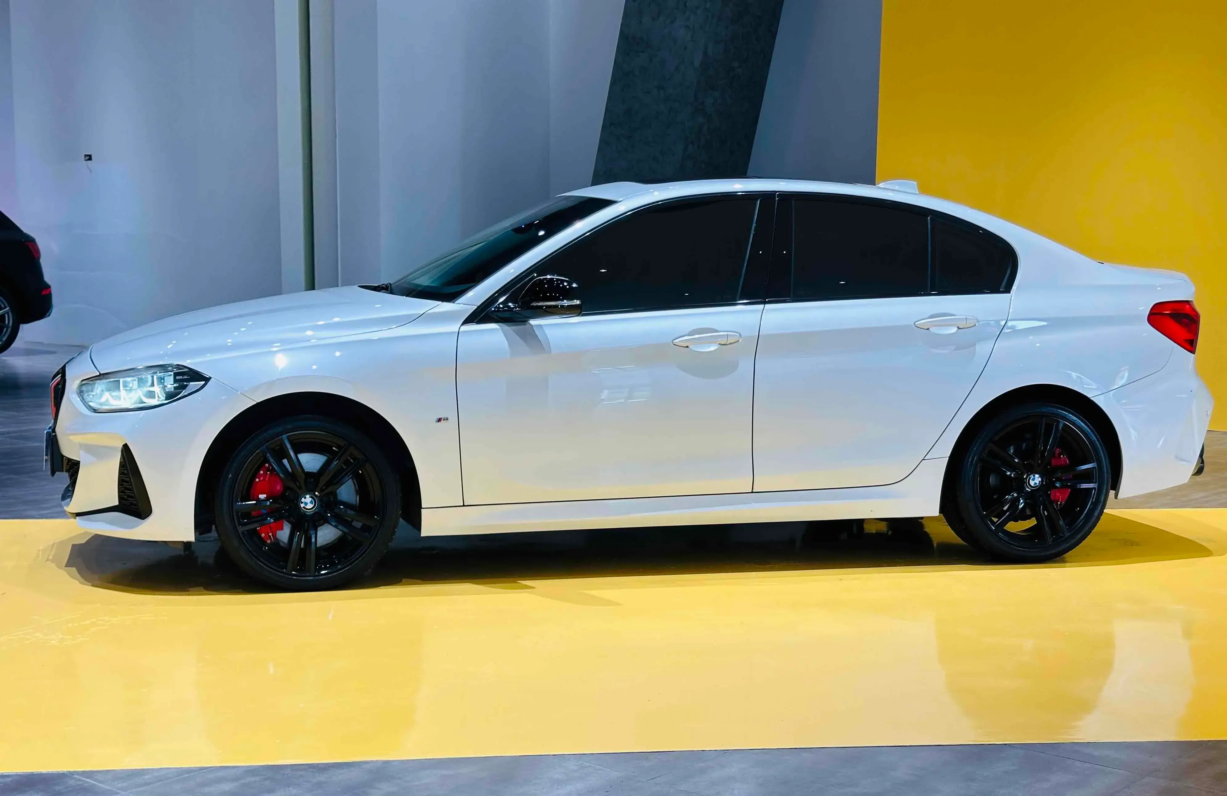 2021 BMW 1 thumbnail 2