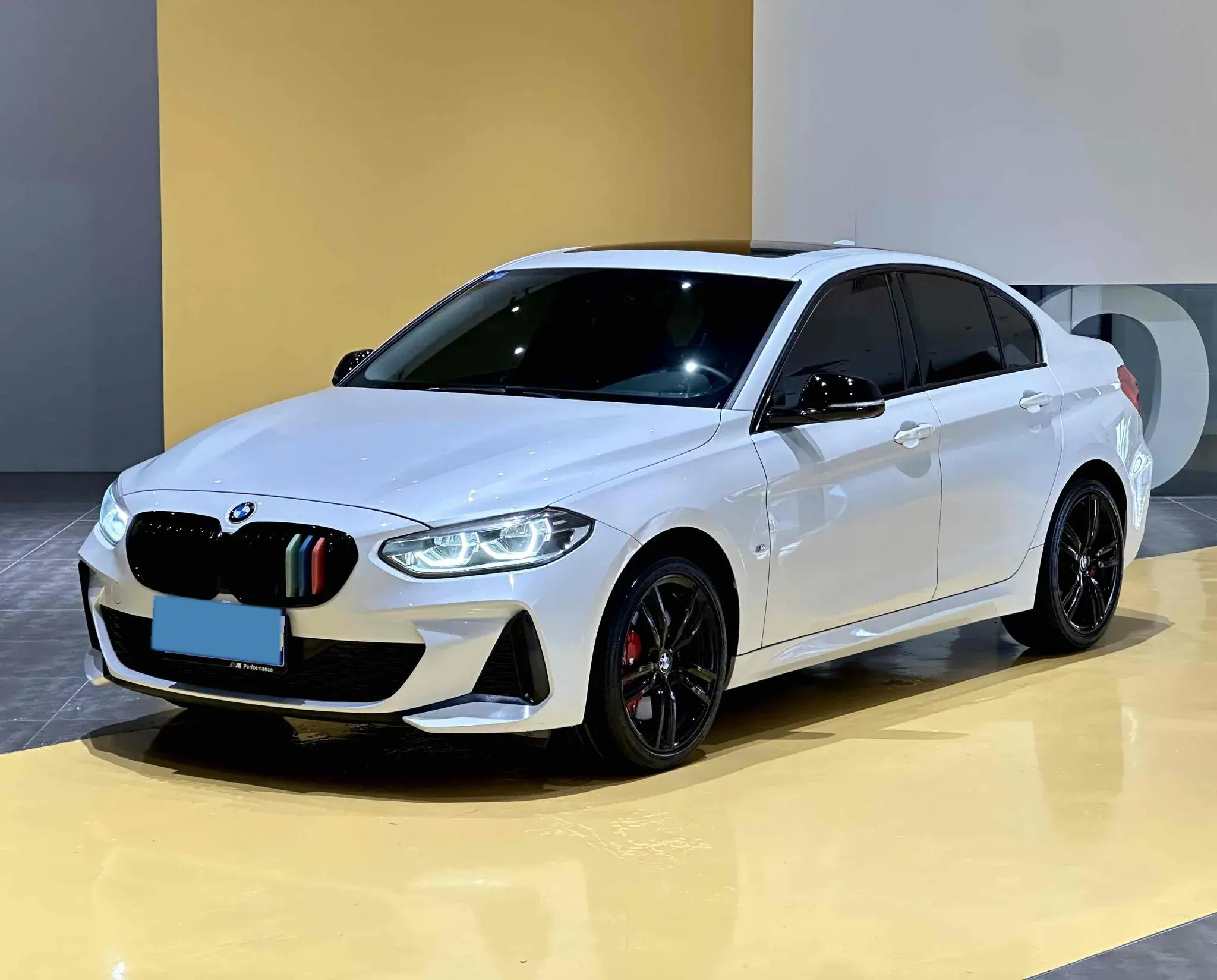 2021 BMW 1 view 1