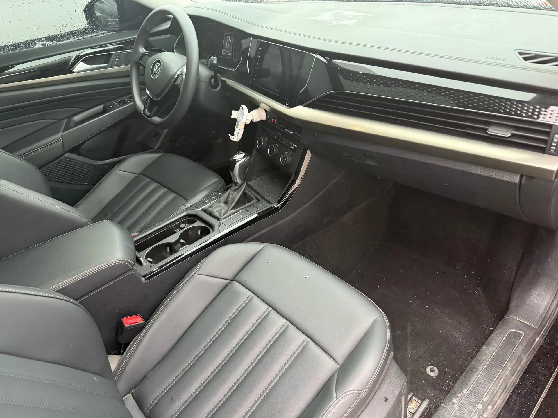 2020 VOLKSWAGEN PASSAT thumbnail 3