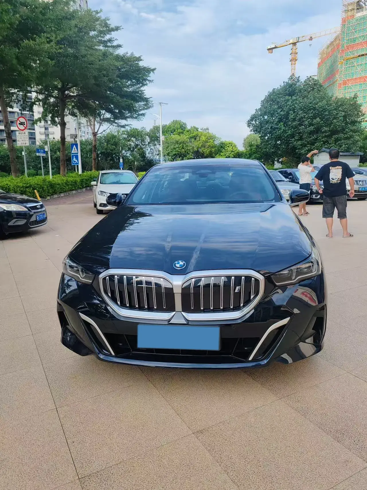 2023 BMW I5 thumbnail 3
