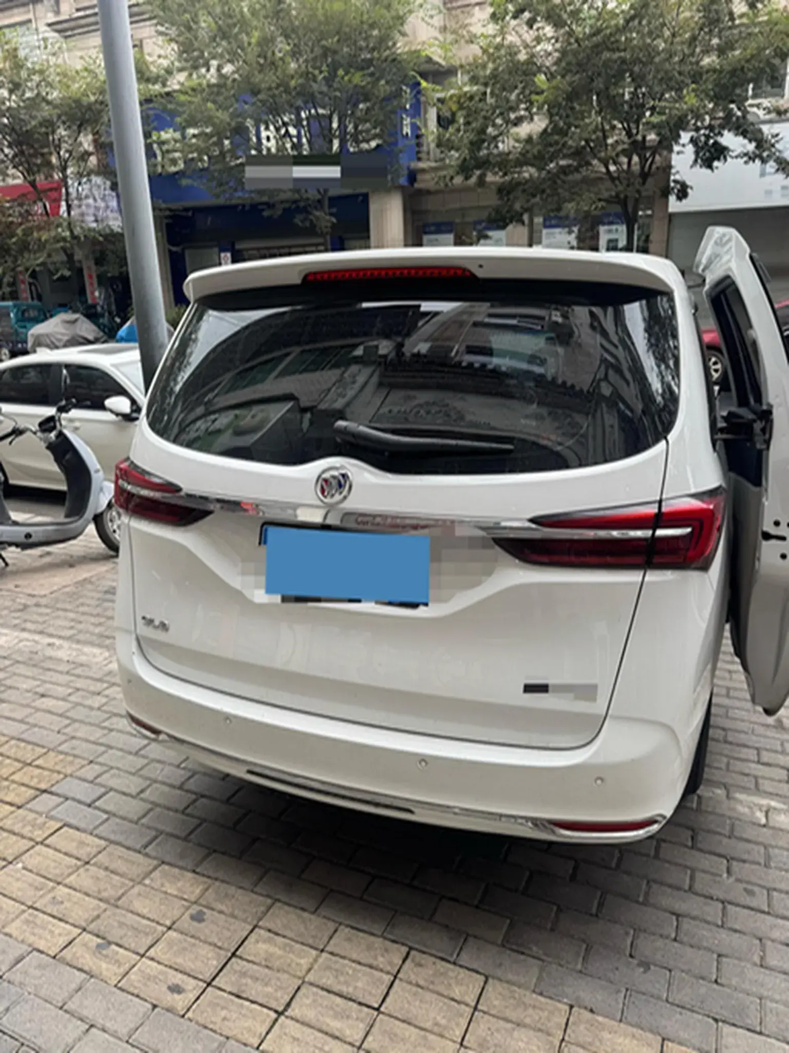 2023 BUICK GL8 thumbnail 3